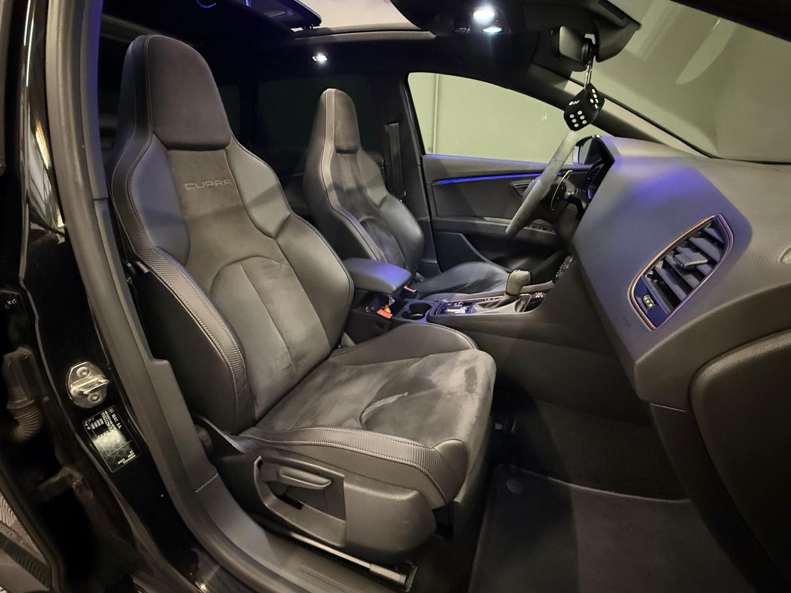 SEAT Leon ST 2.0 TSI Cupra R 300 4 Drive DSG-image-9