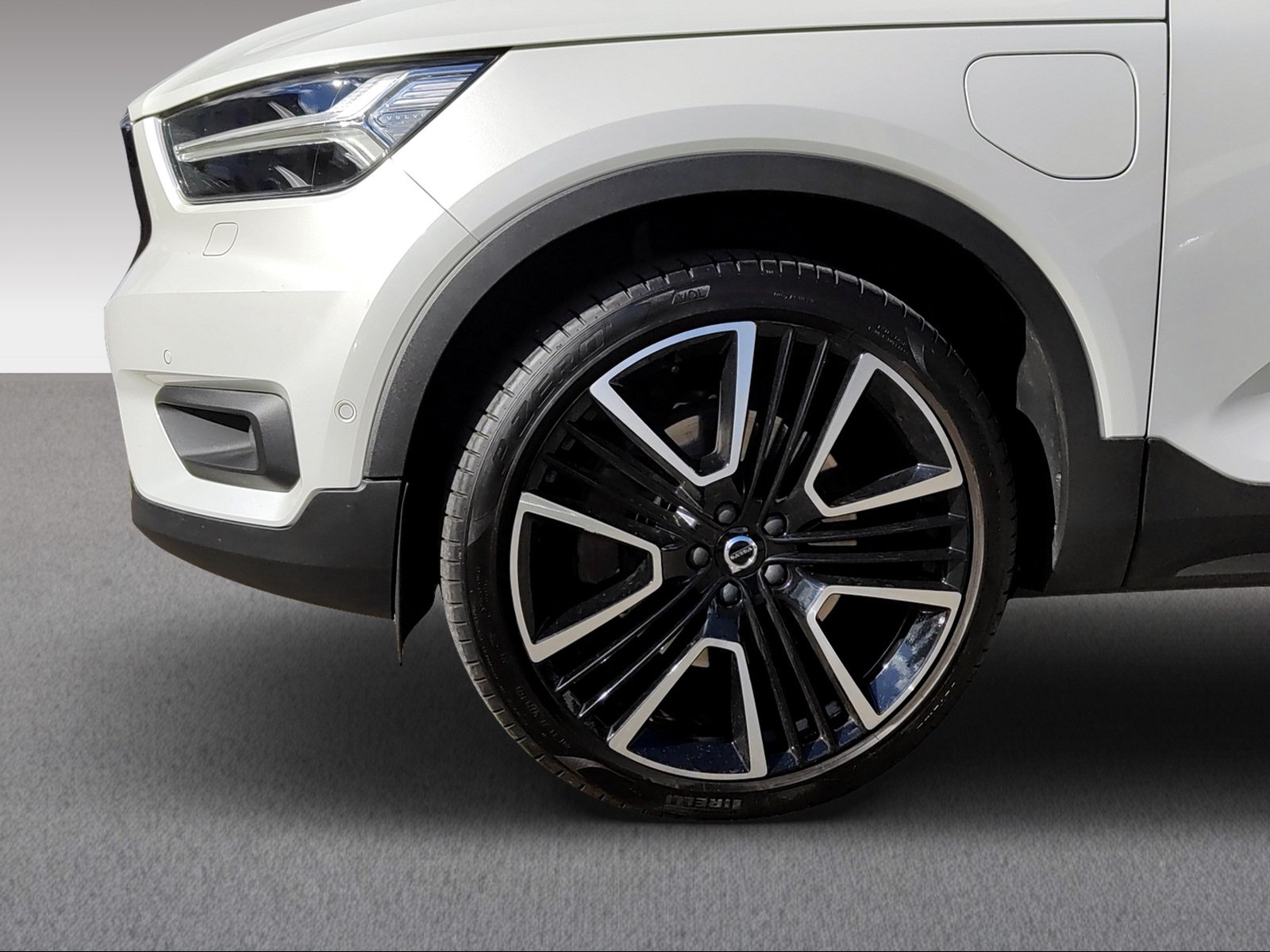 VOLVO XC40 1.5 T5 TE R-Design-image-5