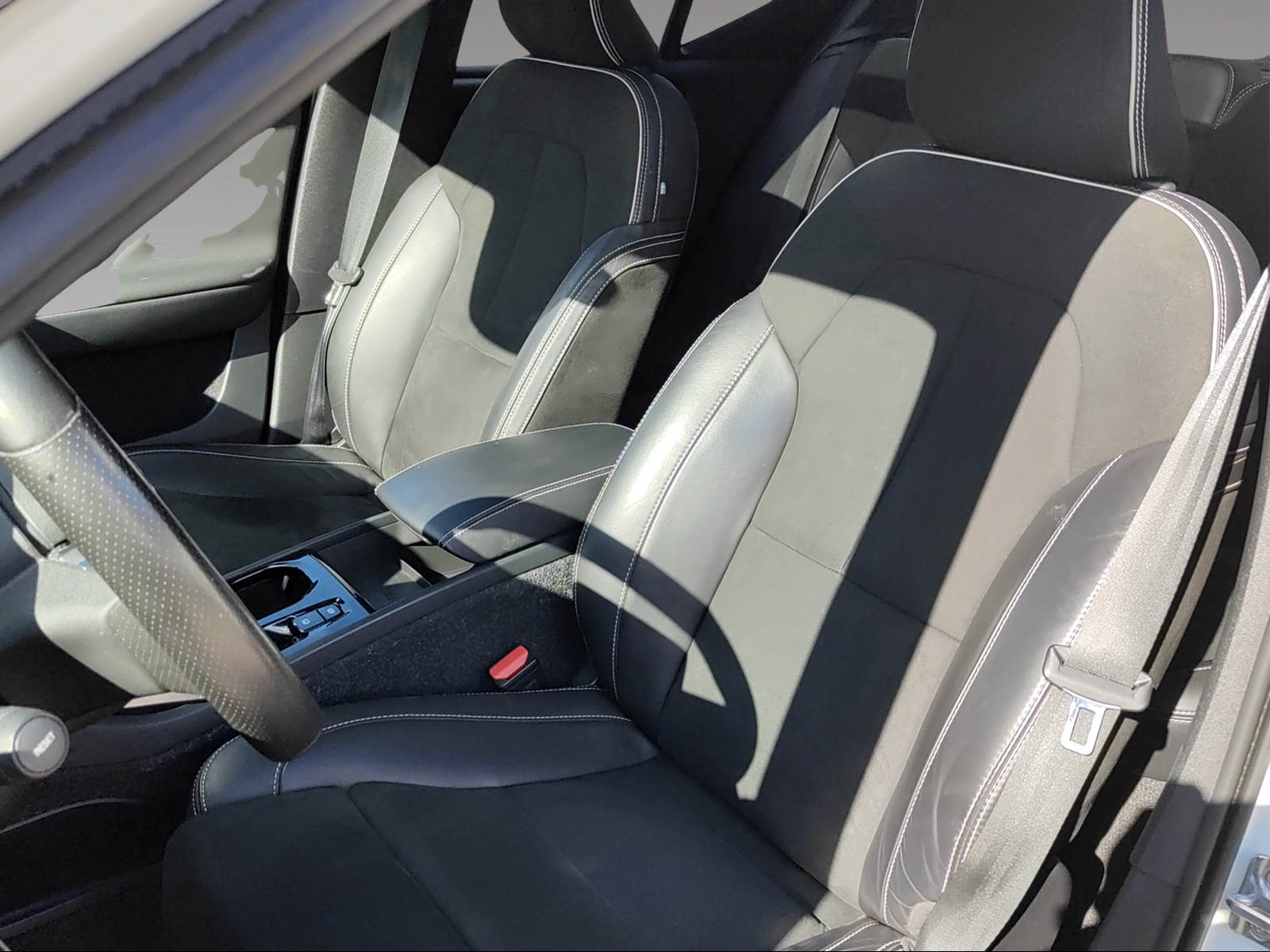 VOLVO XC40 1.5 T5 TE R-Design-image-13