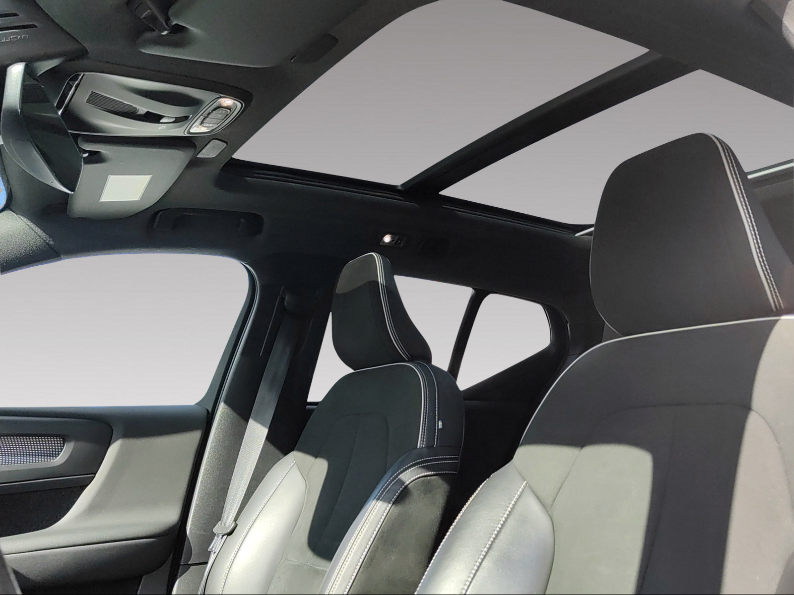VOLVO XC40 1.5 T5 TE R-Design-image-14