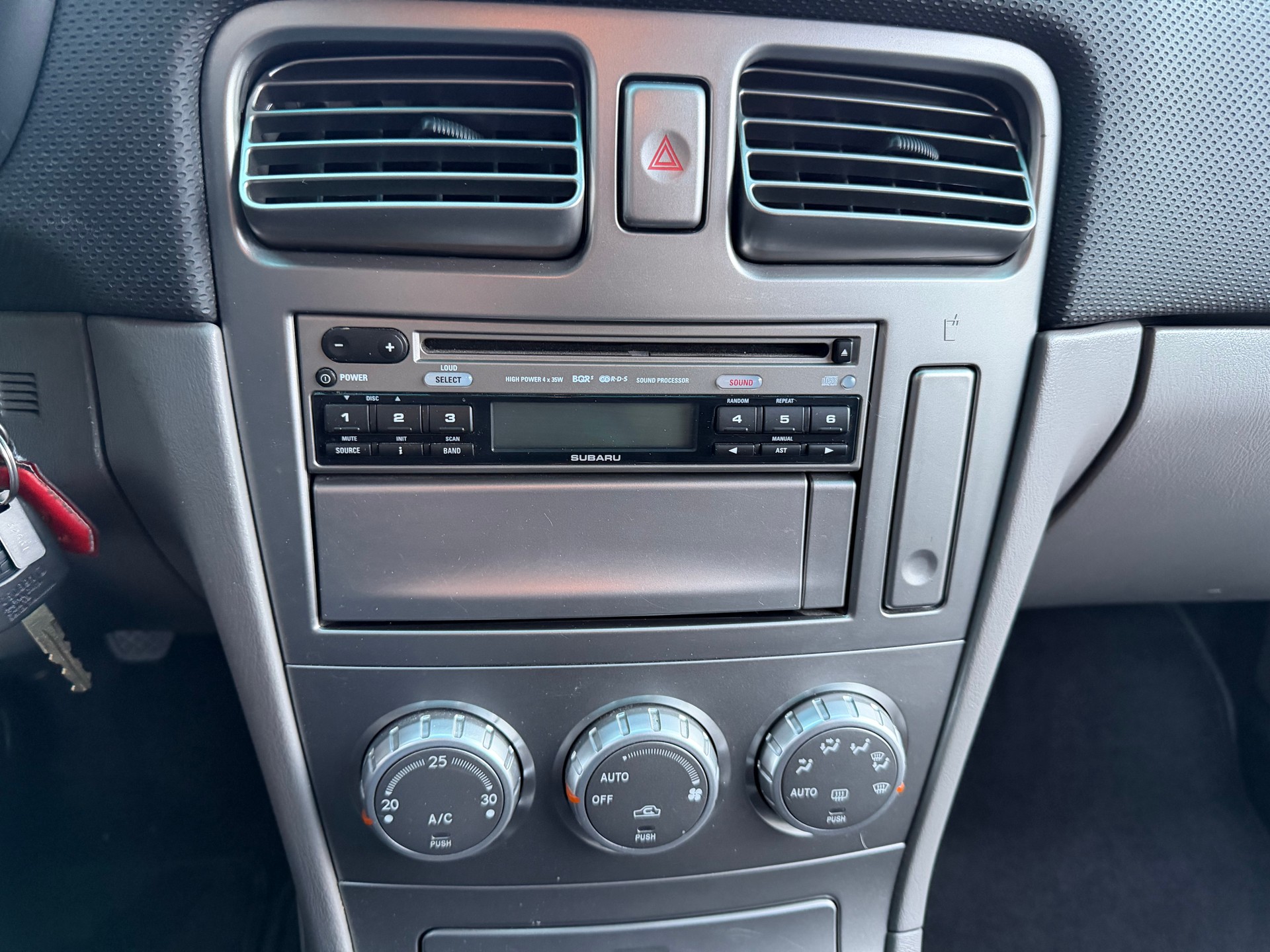 SUBARU Forester 2.0X (Swiss)-image-30