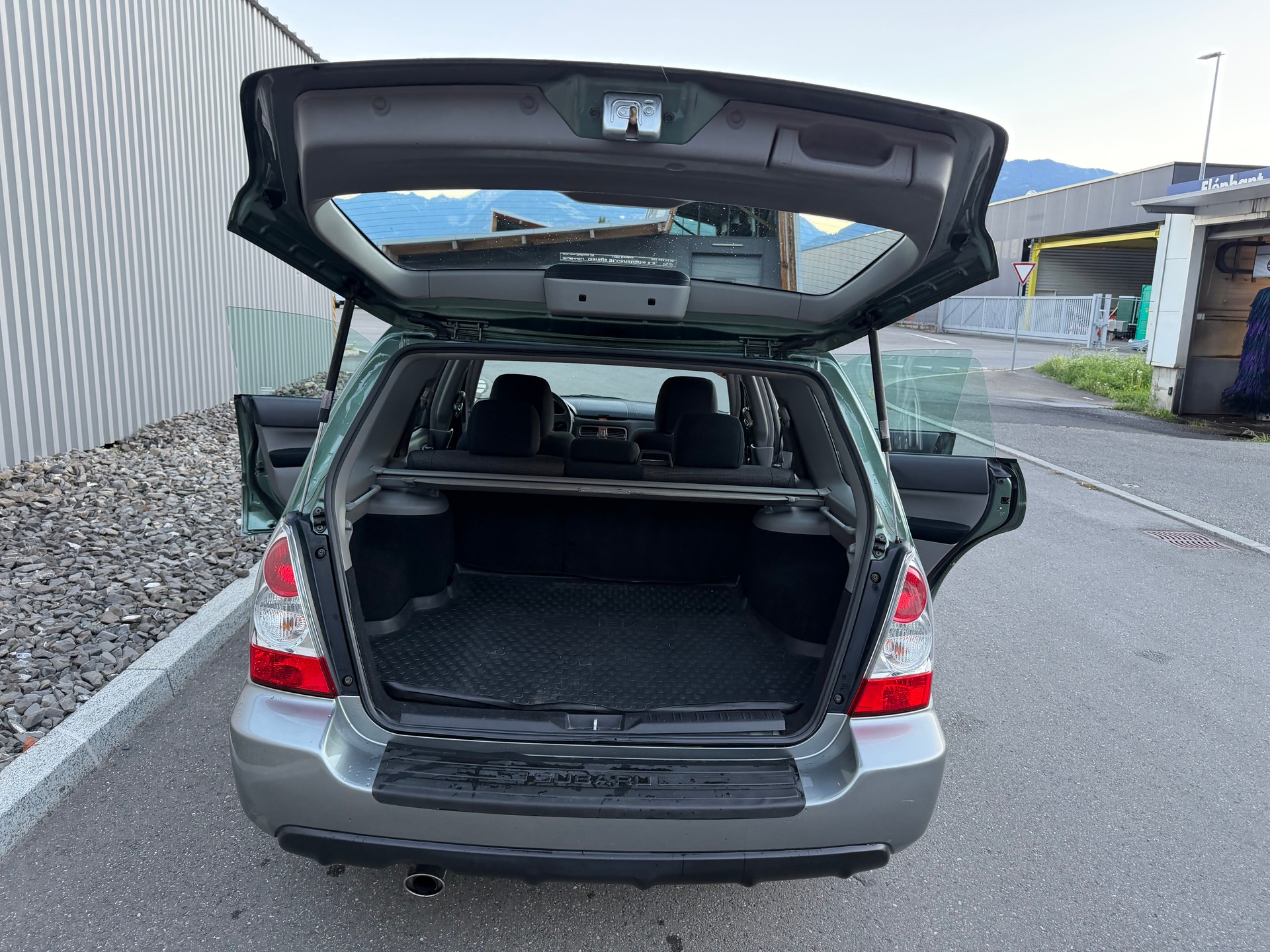 SUBARU Forester 2.0X (Swiss)-image-28