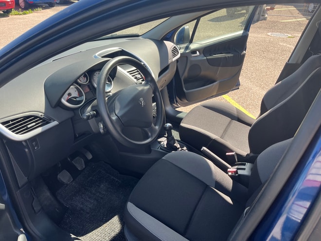PEUGEOT 207 1.4 16V Sport-image-7