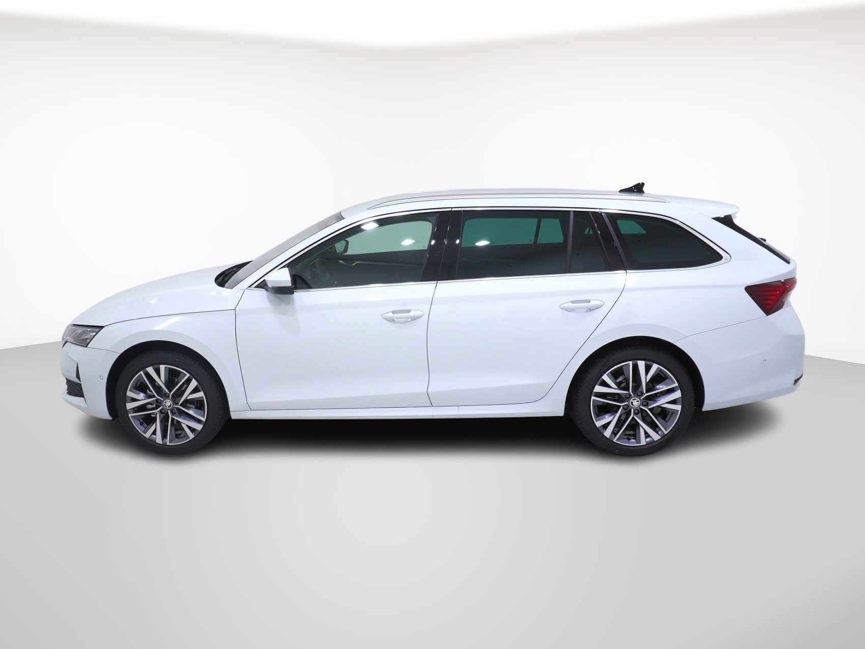 SKODA Octavia 1.5 TSI mHEV Selection-Lounge DSG-showroom-element-1