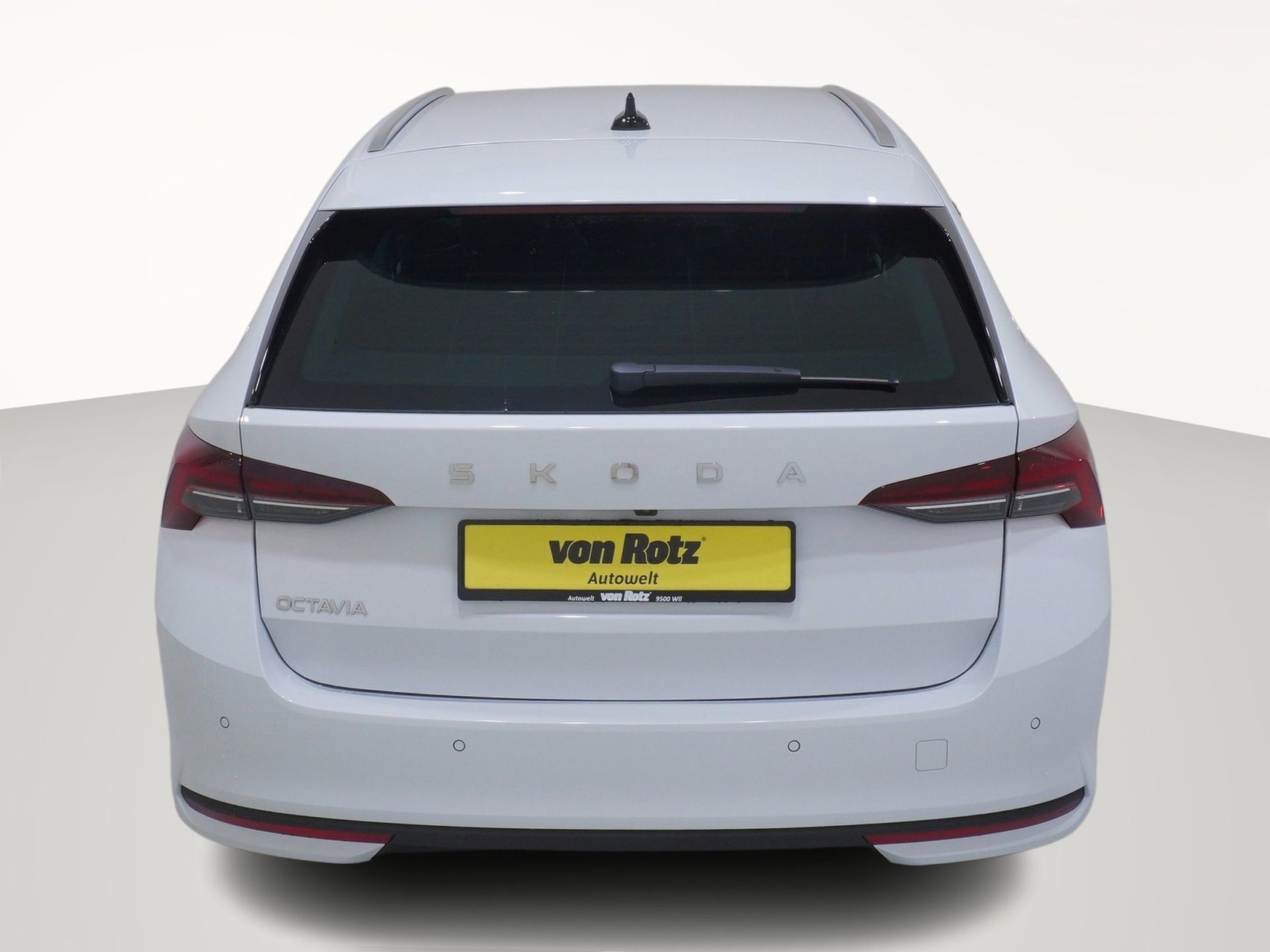 SKODA Octavia 1.5 TSI mHEV Selection-Lounge DSG-showroom-element-2