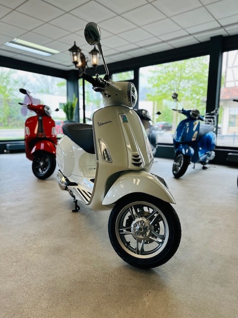 PIAGGIO Vespa 125 Primavera-image-0