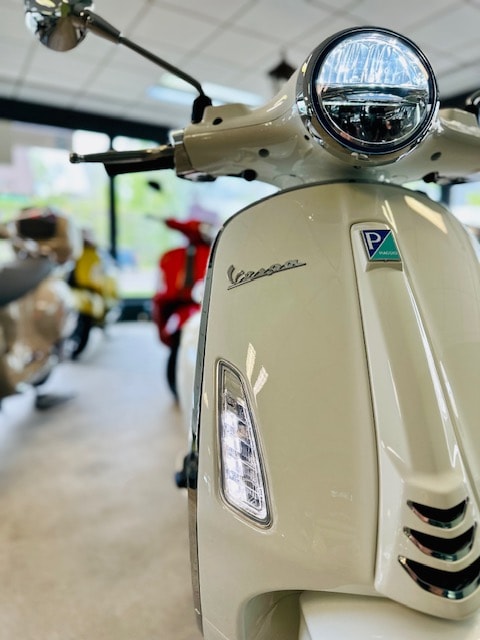 PIAGGIO Vespa 125 Primavera-image-6