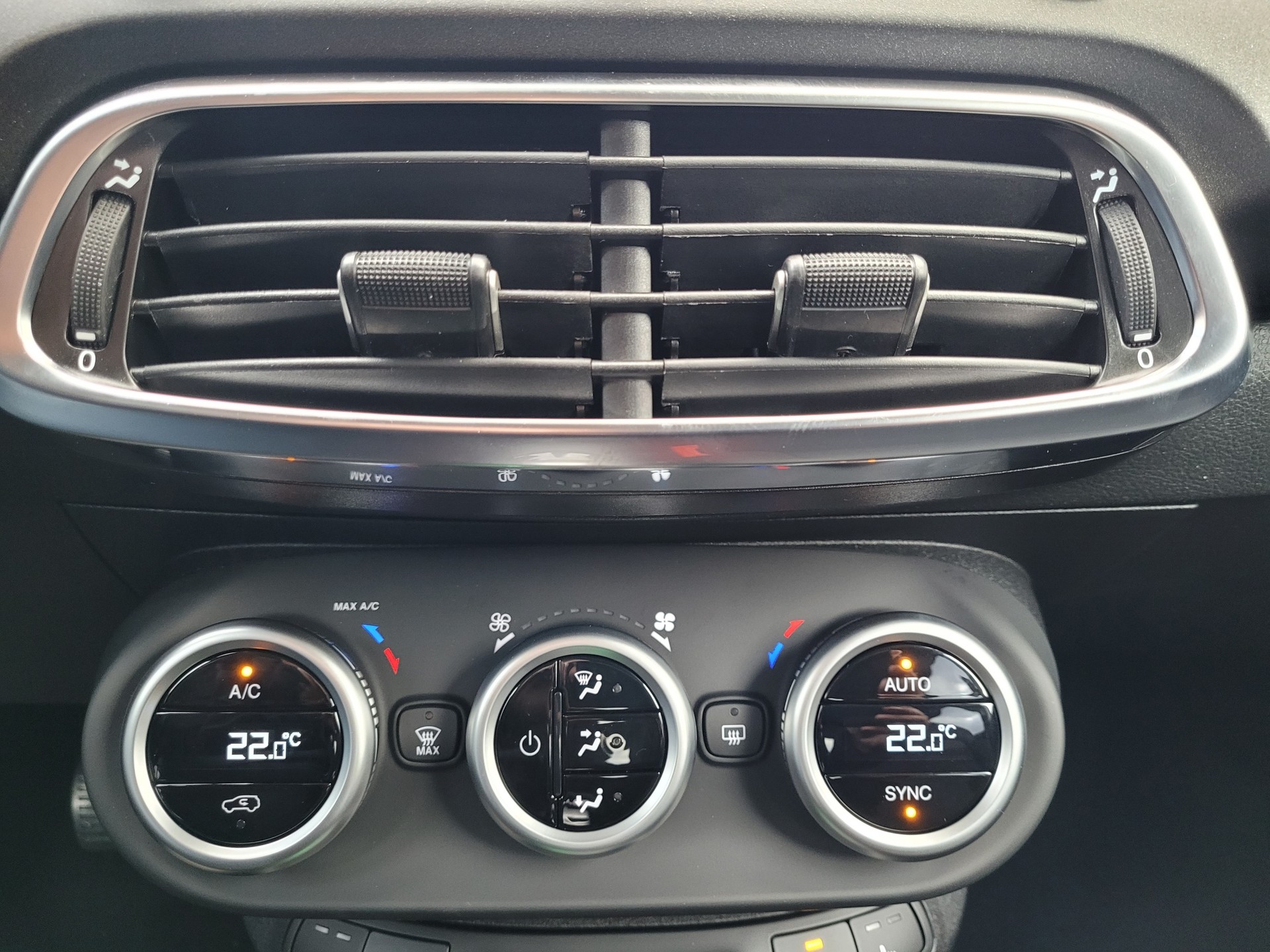 FIAT 500X 1.5 Hybrid Swiss Edition DCT-image-11
