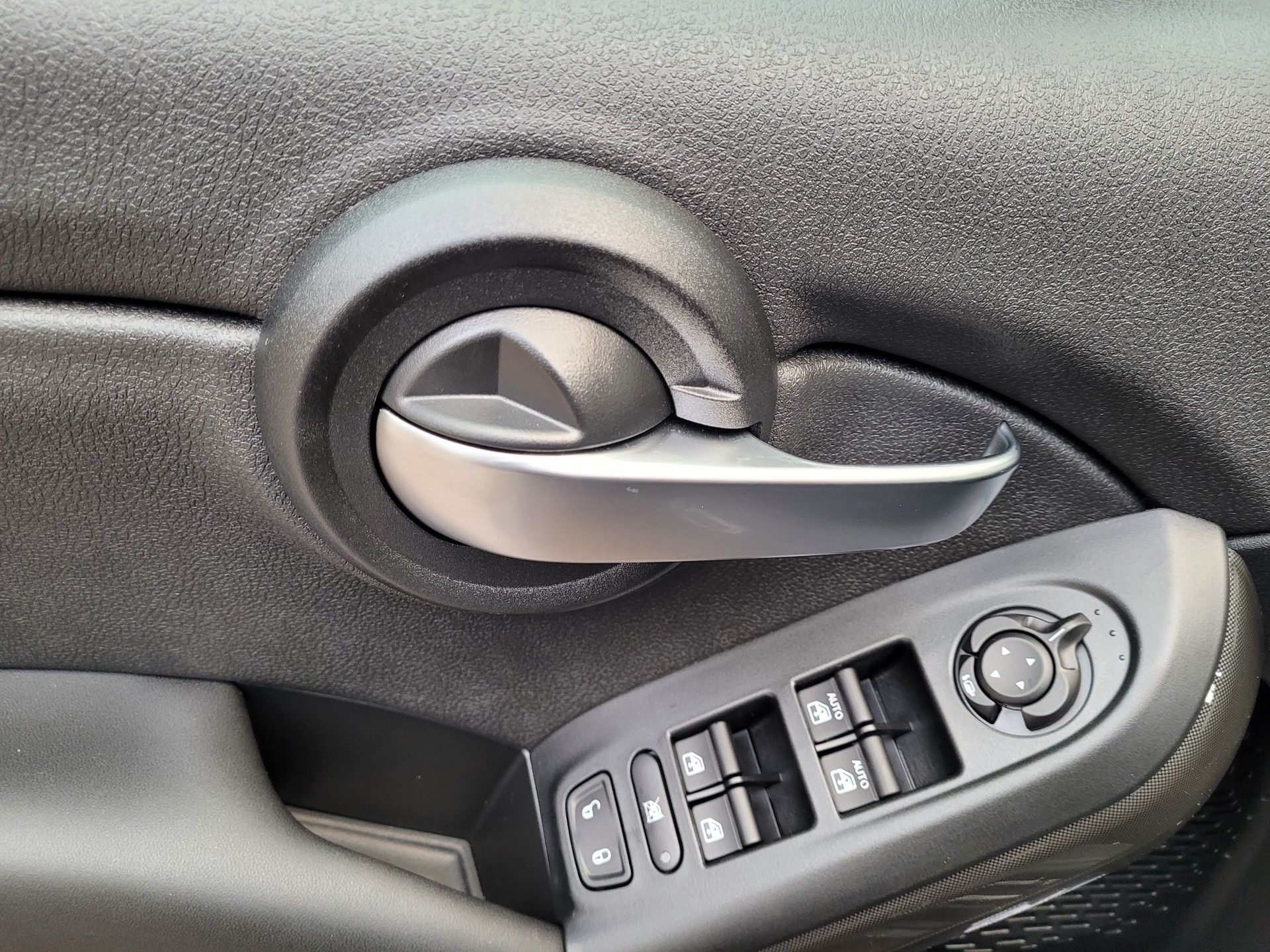 FIAT 500X 1.5 Hybrid Swiss Edition DCT-image-8
