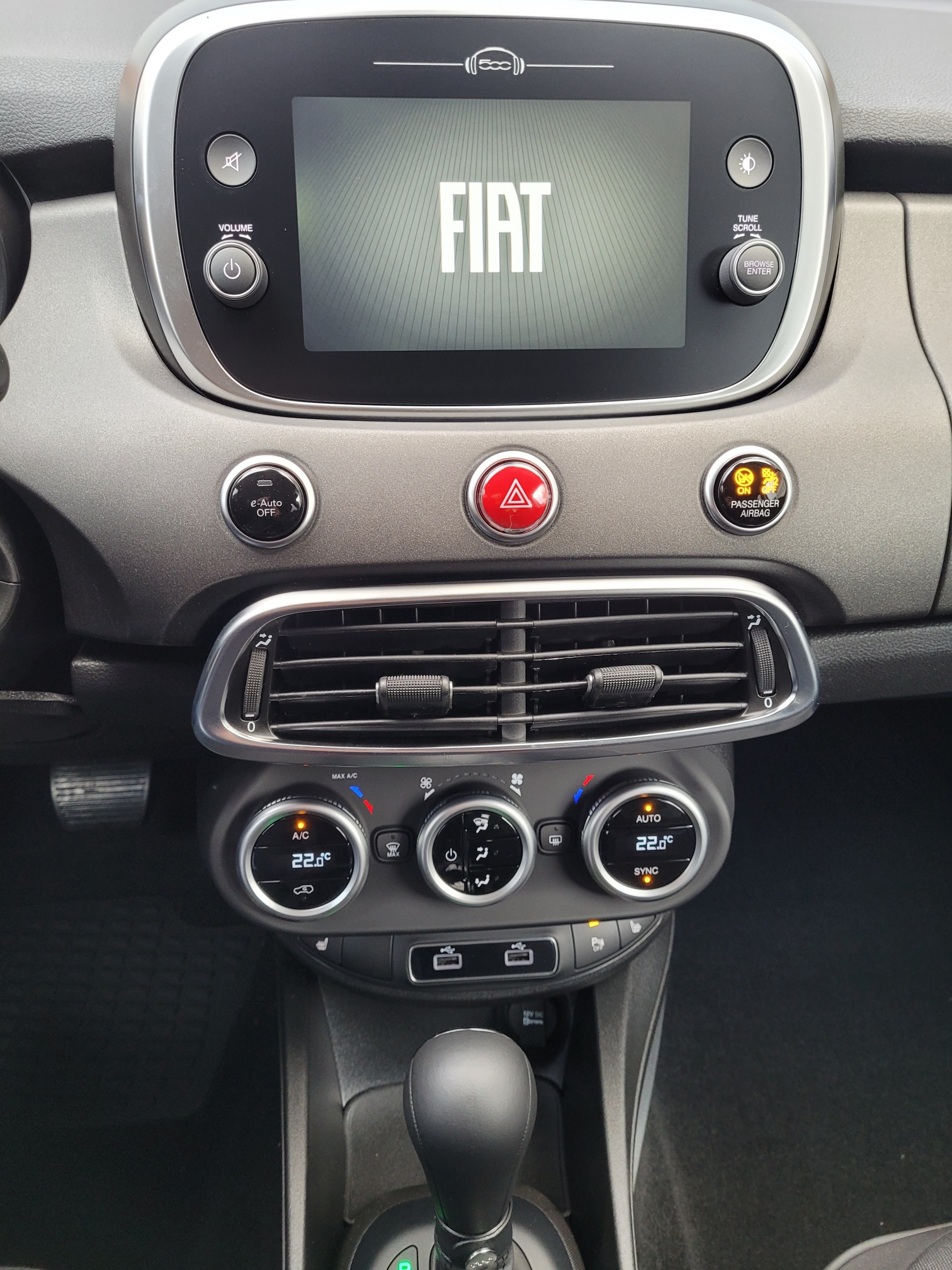 FIAT 500X 1.5 Hybrid Swiss Edition DCT-image-9