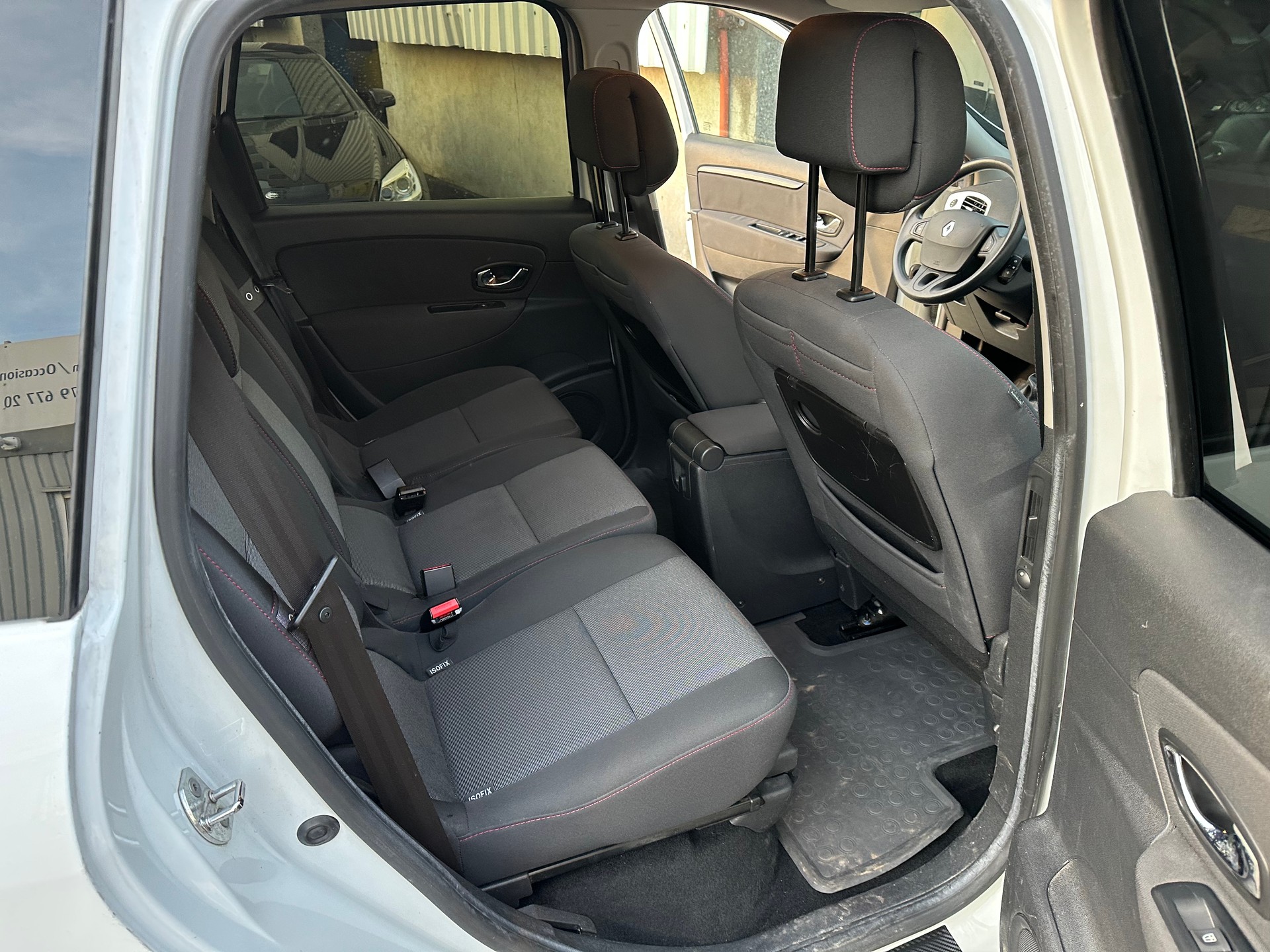 RENAULT Grand Scénic 1.5 dCi Dynamique EDC-image-10