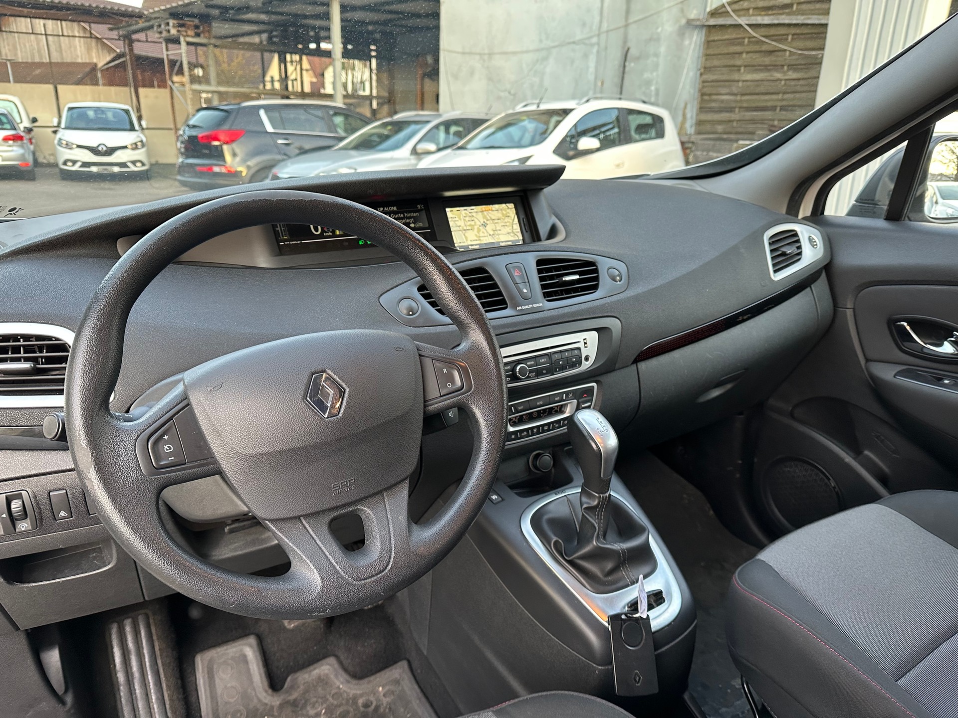RENAULT Grand Scénic 1.5 dCi Dynamique EDC-image-8