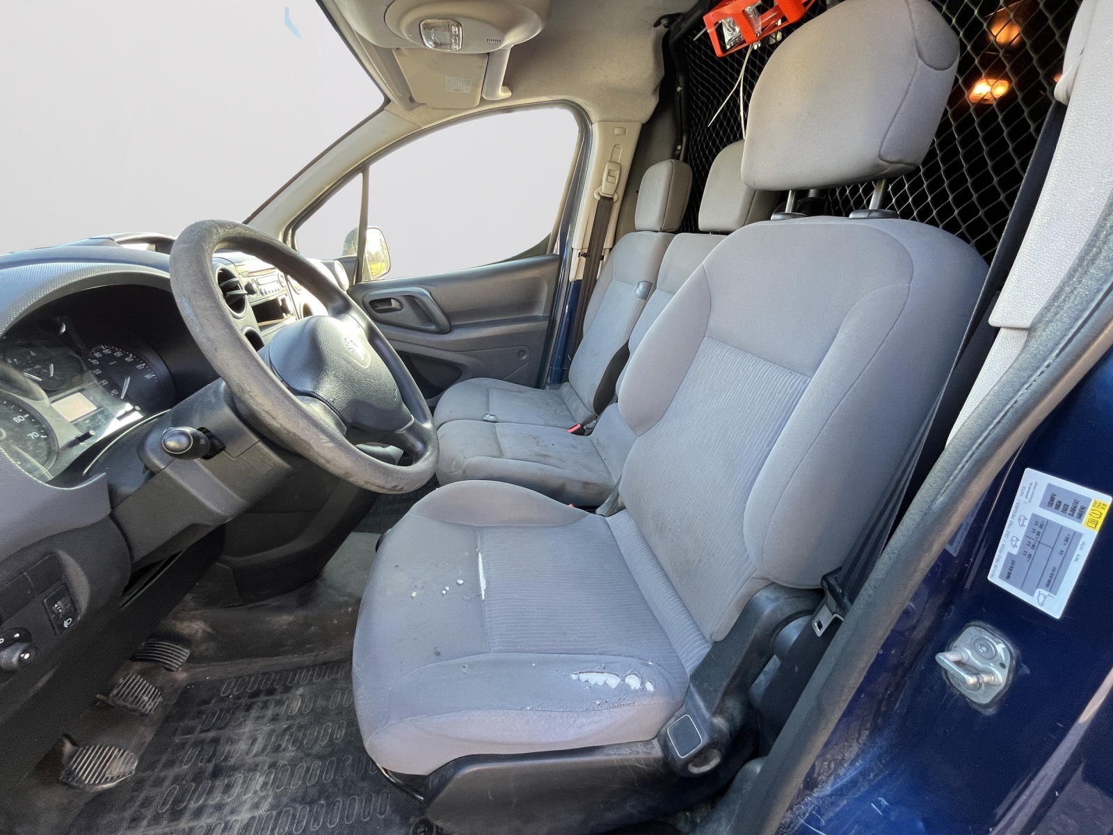 PEUGEOT Partner 1.6 VTi Urban-image-10