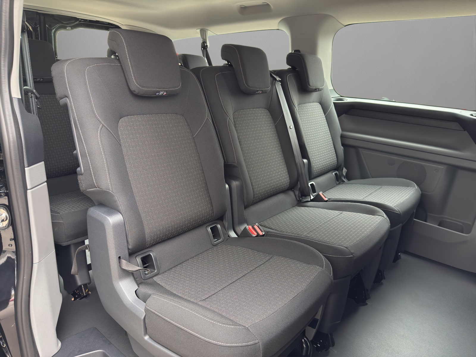 FORD Transit Custom Combi 320 L2H1 Trend Automat-image-12