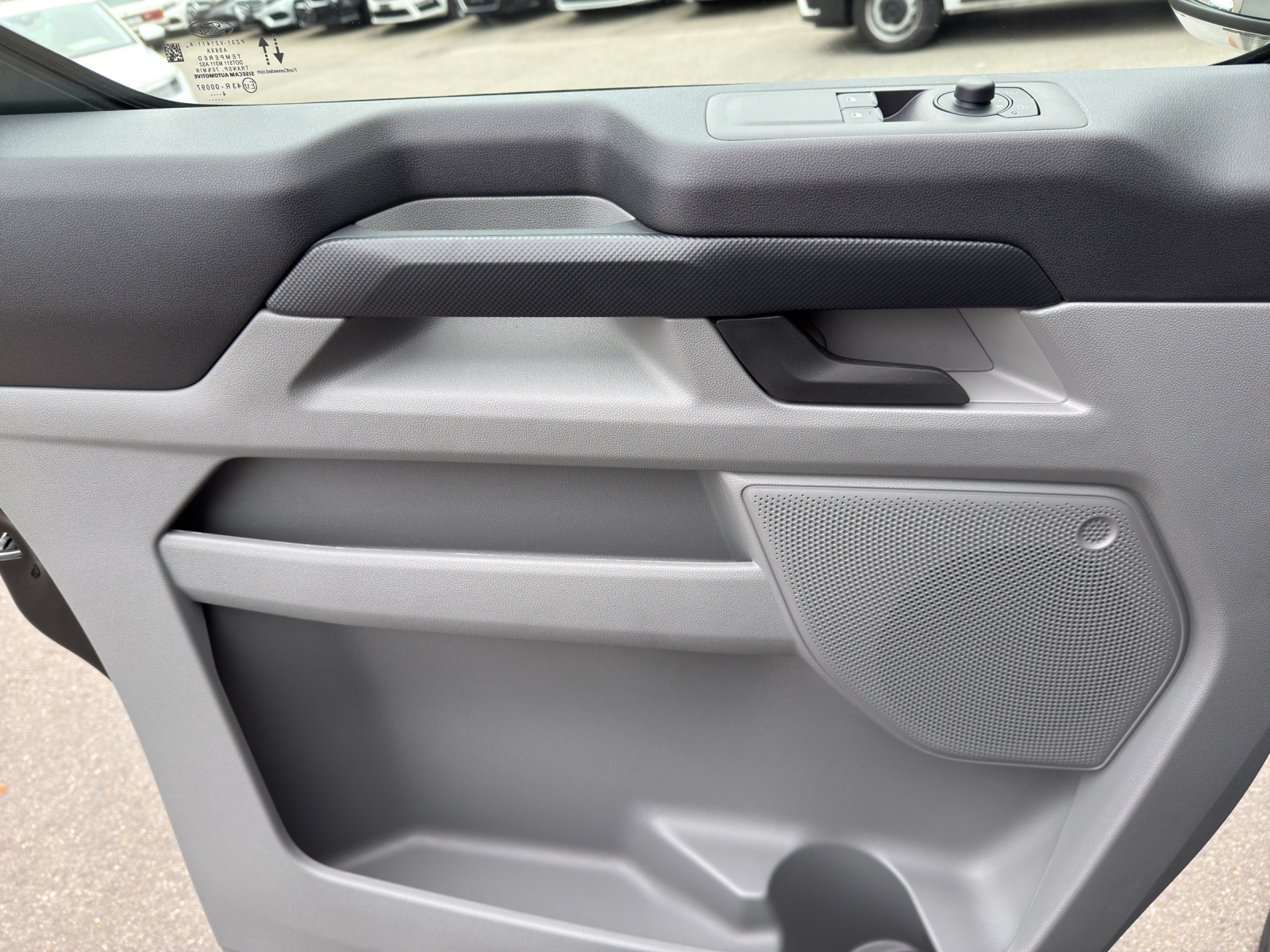 FORD Transit Custom Combi 320 L2H1 Trend Automat-image-11