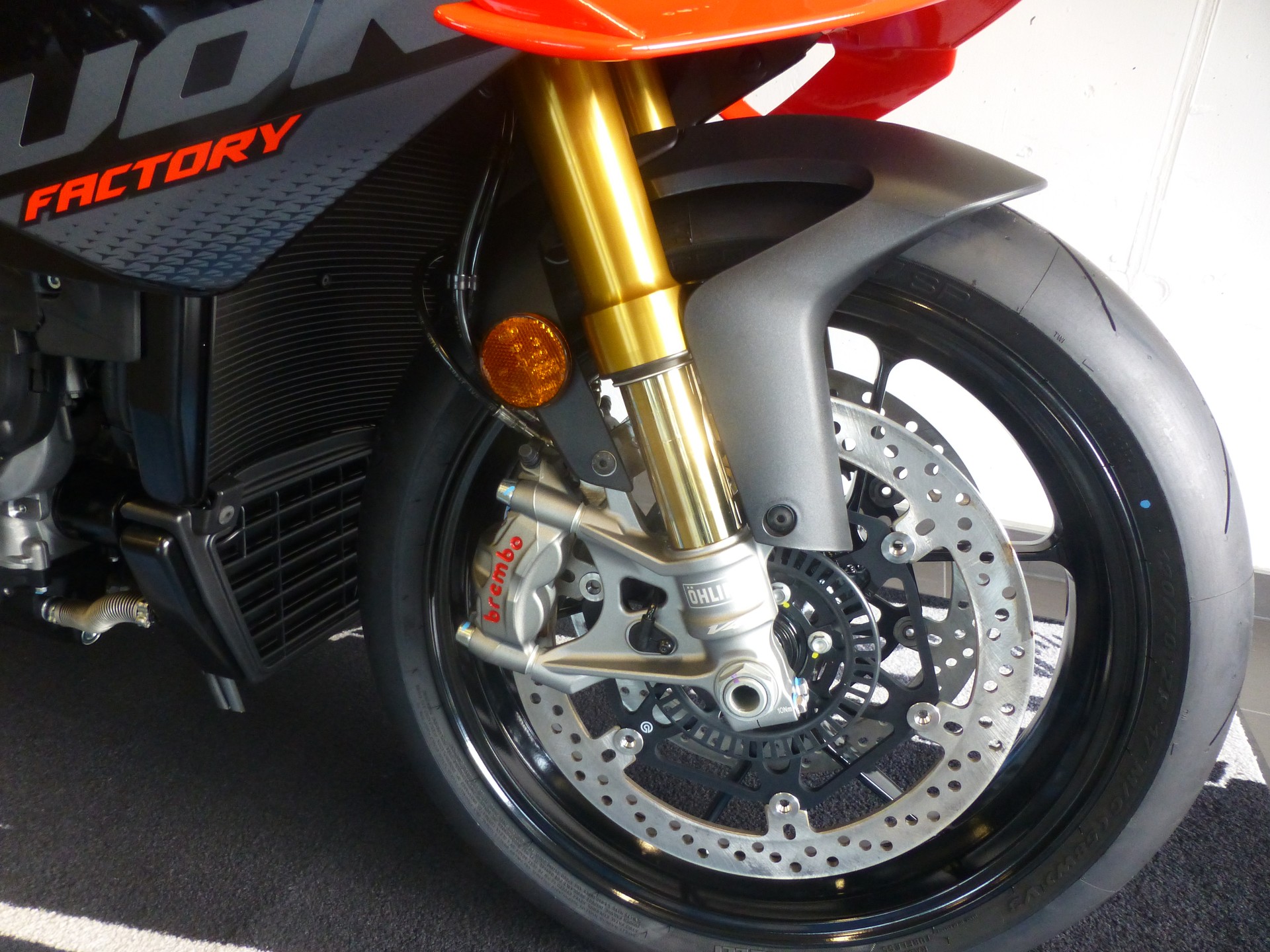 APRILIA Tuono V4 1100 E5+ Factory-image-4