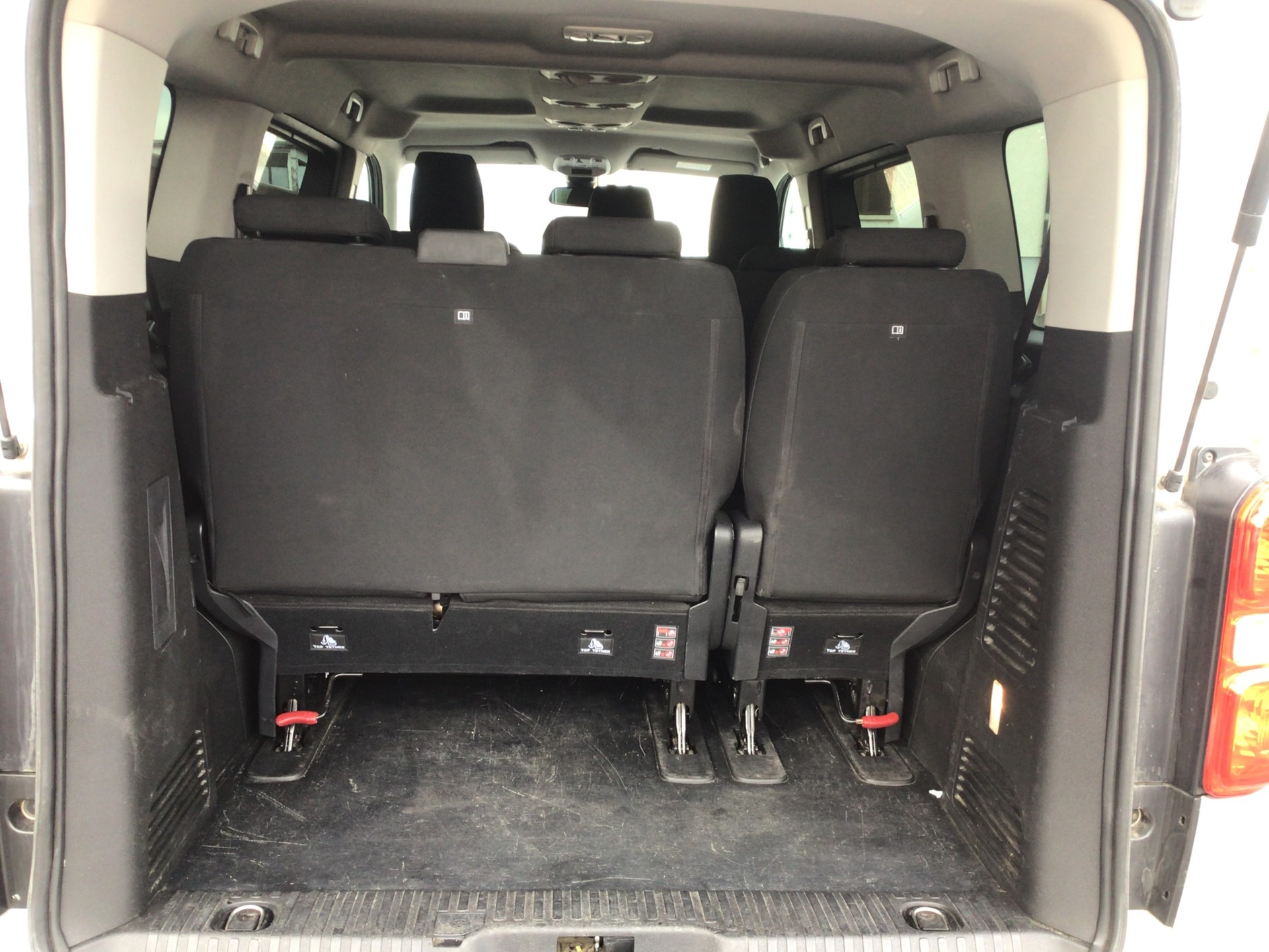 CITROEN Spacetourer 2.0 BlueHDi Feel M EAT-image-14