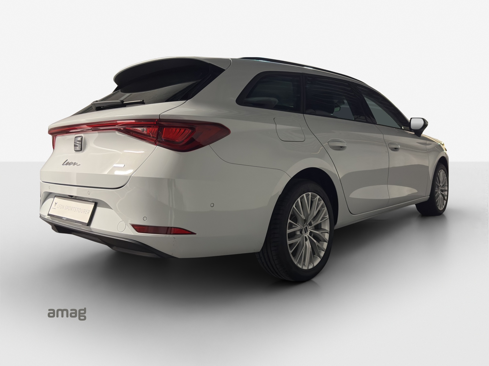 SEAT Leon ST 1.5 eHybrid pHEV DSG Business Edition-image-4