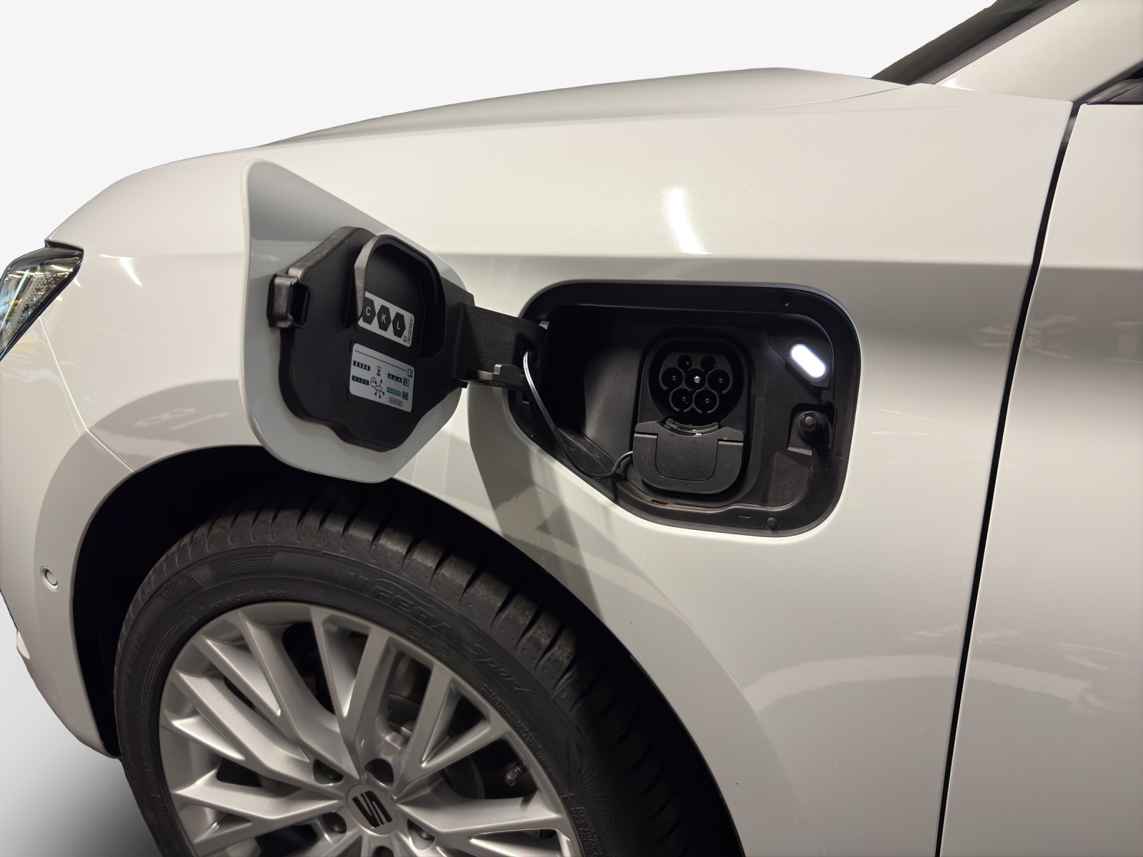SEAT Leon ST 1.5 eHybrid pHEV DSG Business Edition-image-15