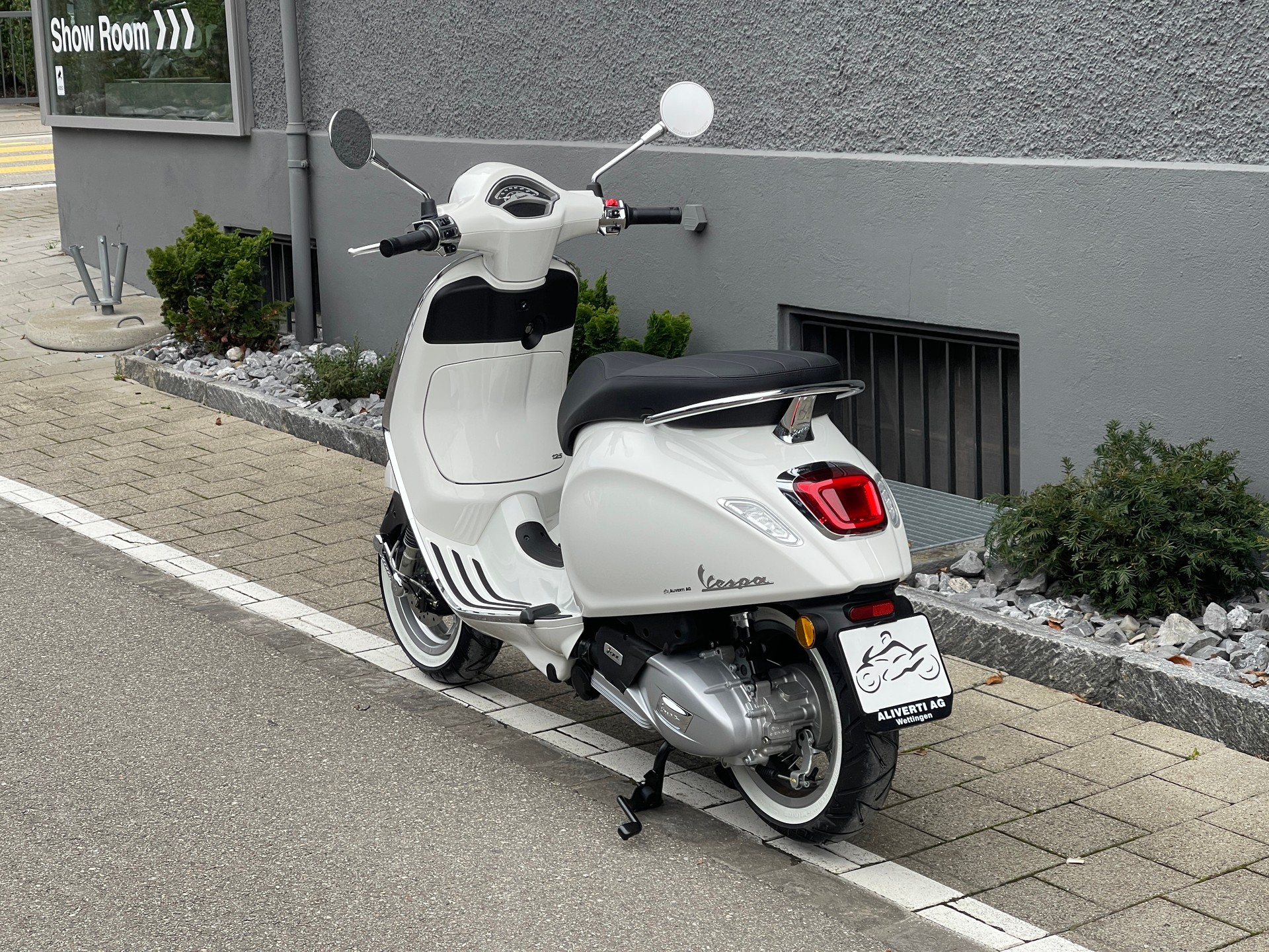 PIAGGIO Vespa 125 Primavera E5+-image-2