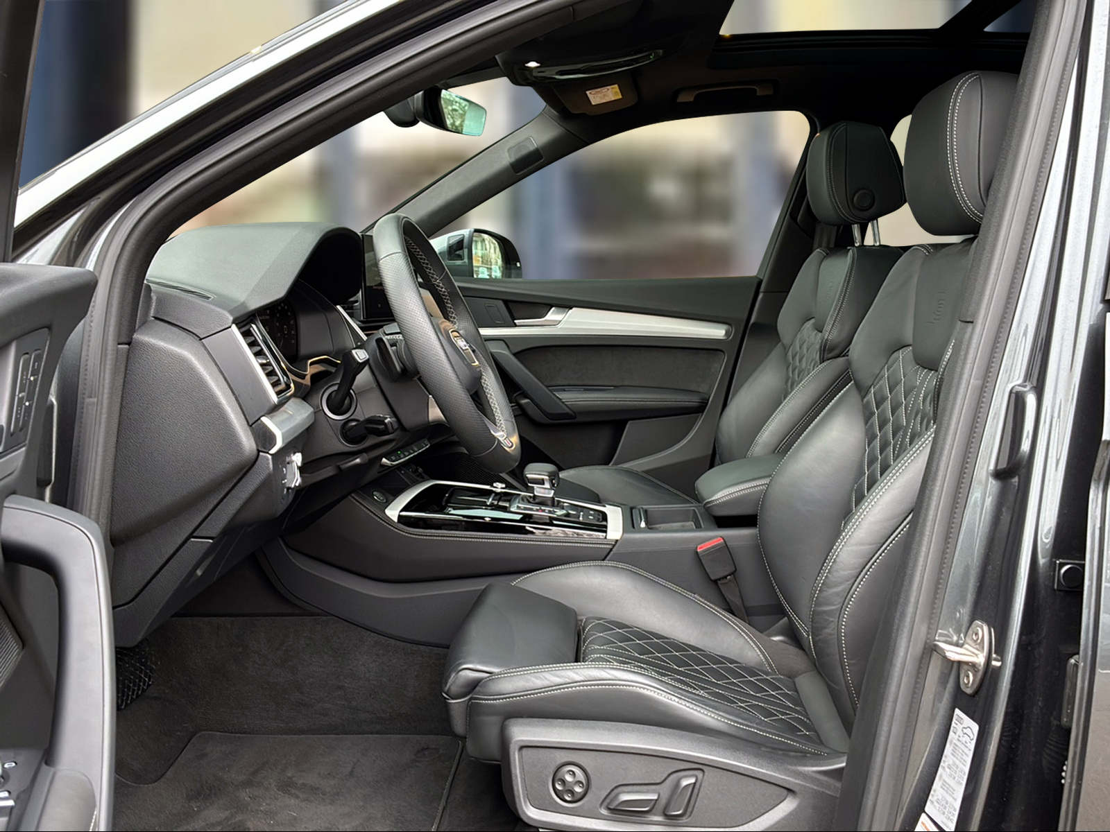 AUDI Q5 Sportback 50 TFSI e PHEV S line quattro S-tronic Daytonagrau Perleffekt-image-8