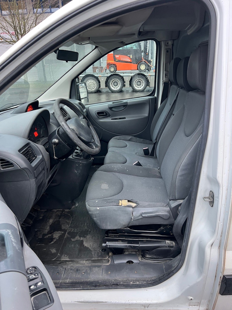PEUGEOT Expert 2.0 HDi 229 L1H1-image-8