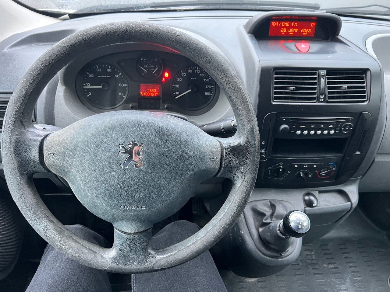 PEUGEOT Expert 2.0 HDi 229 L1H1-image-9