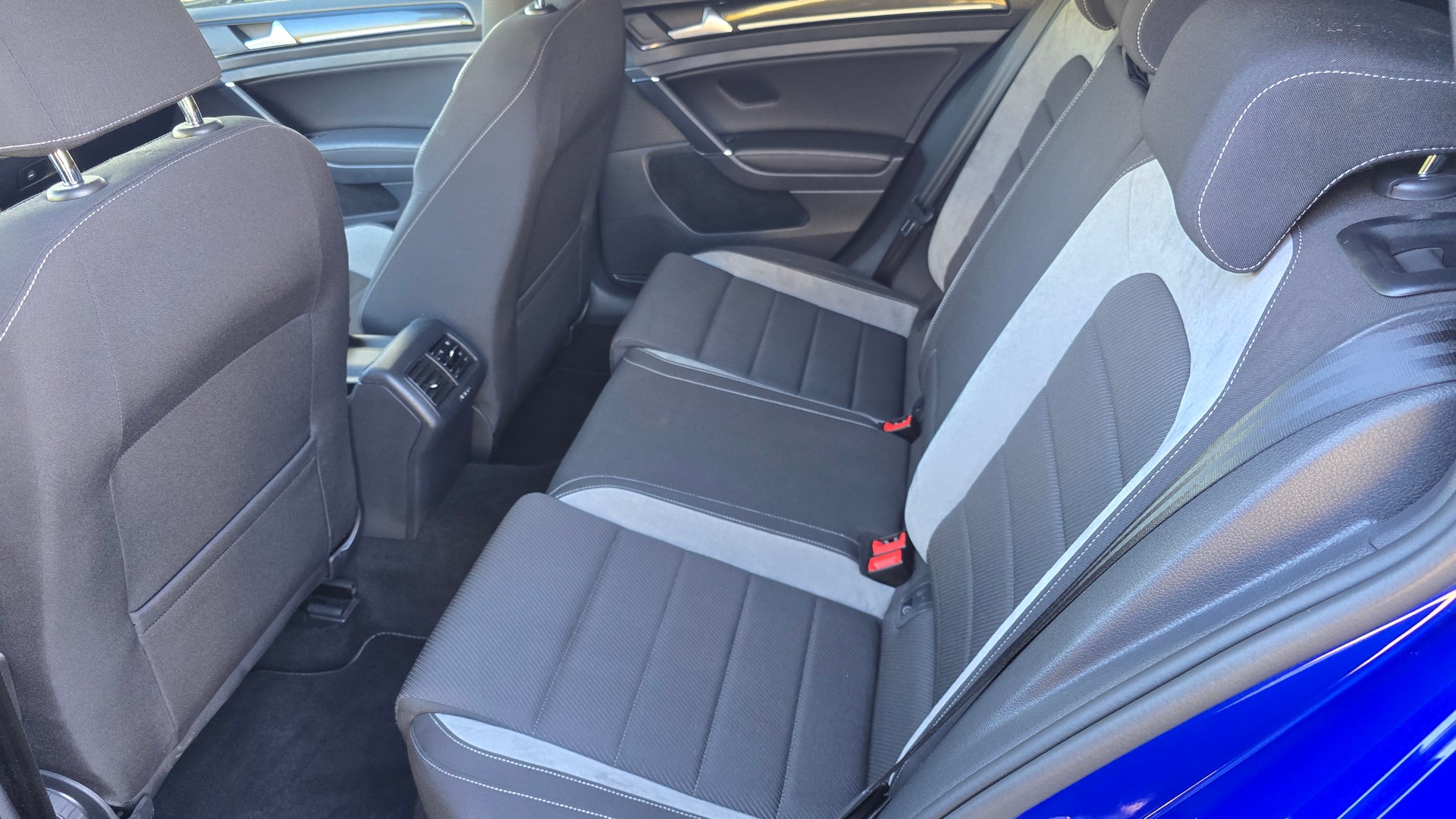 VW Golf Variant 2.0 TSI R 4 Motion DSG-image-8