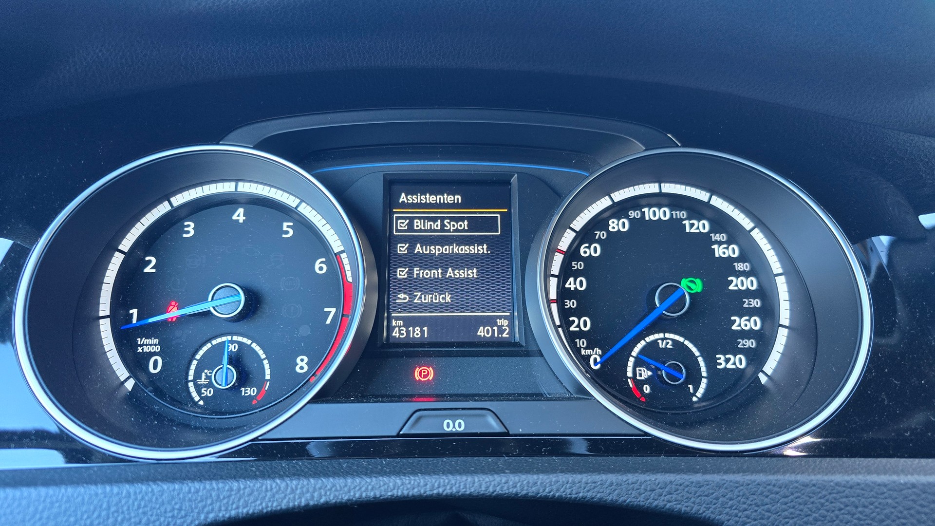 VW Golf Variant 2.0 TSI R 4 Motion DSG-image-13