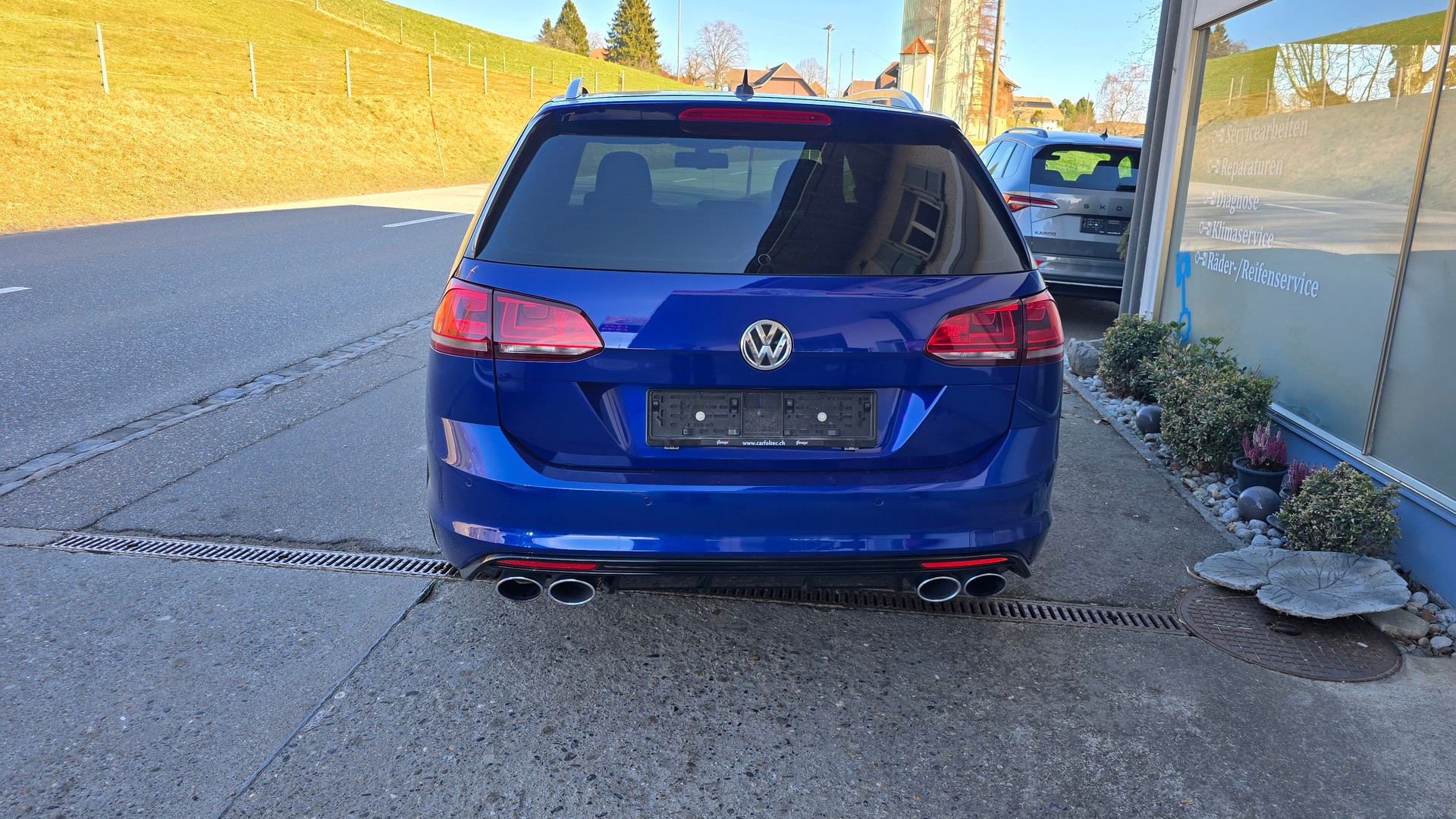 VW Golf Variant 2.0 TSI R 4 Motion DSG-image-4