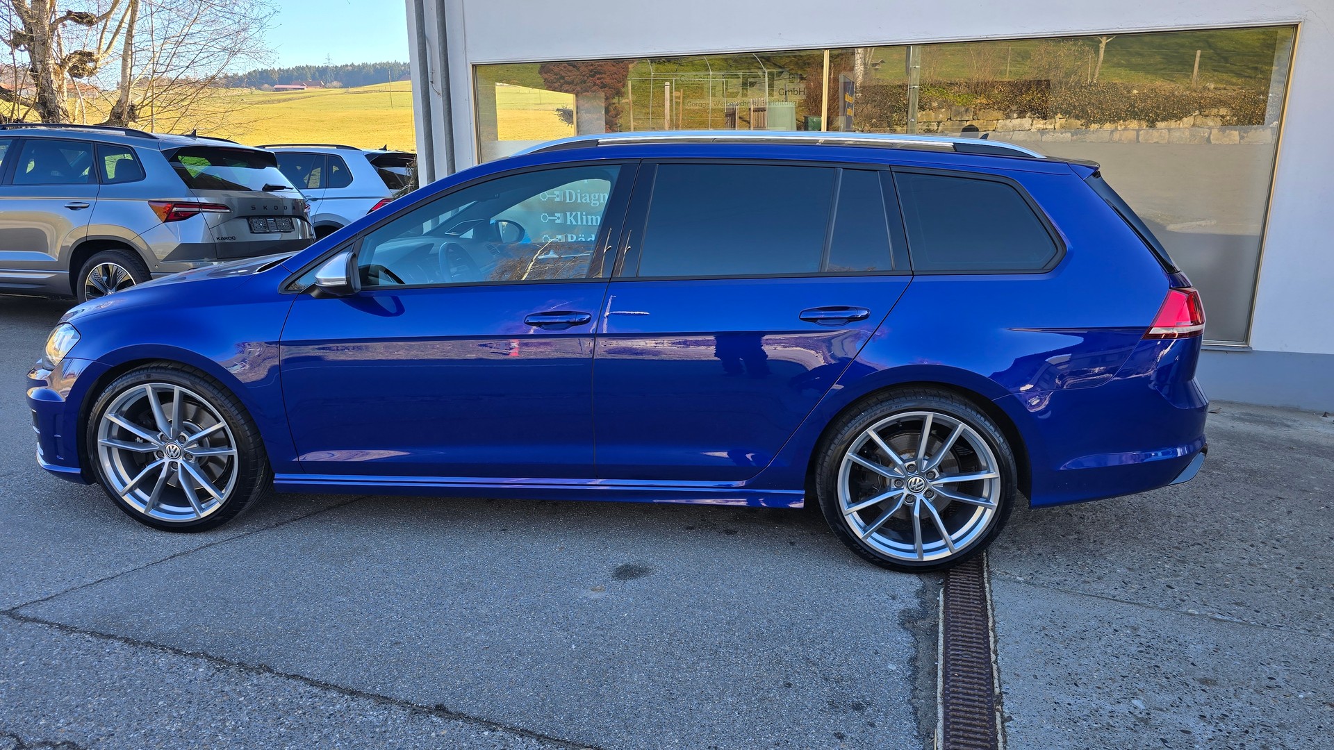 VW Golf Variant 2.0 TSI R 4 Motion DSG-image-6