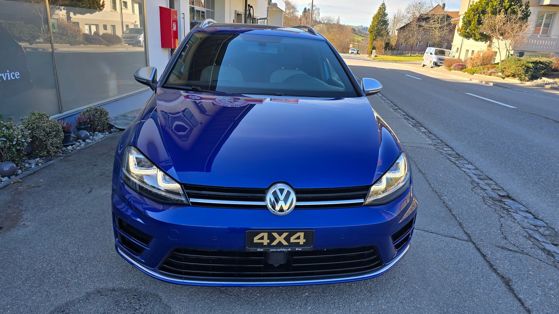 VW Golf Variant 2.0 TSI R 4 Motion DSG-image-1