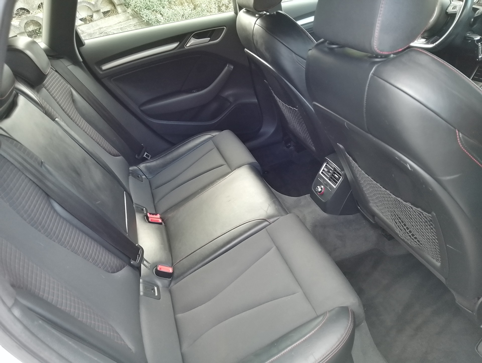 AUDI S3 Sportback 2.0 TFSI quattro S-tronic-image-15