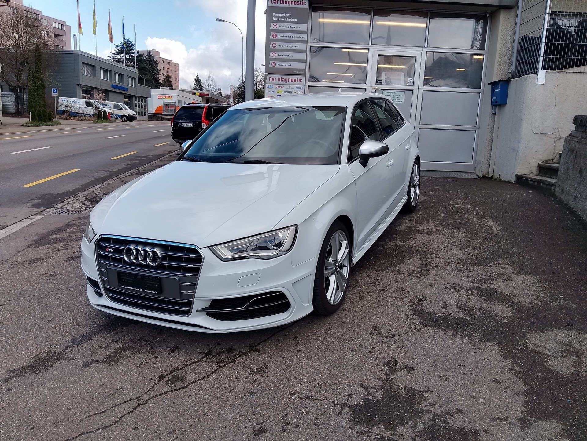 AUDI S3 Sportback 2.0 TFSI quattro S-tronic-image-1