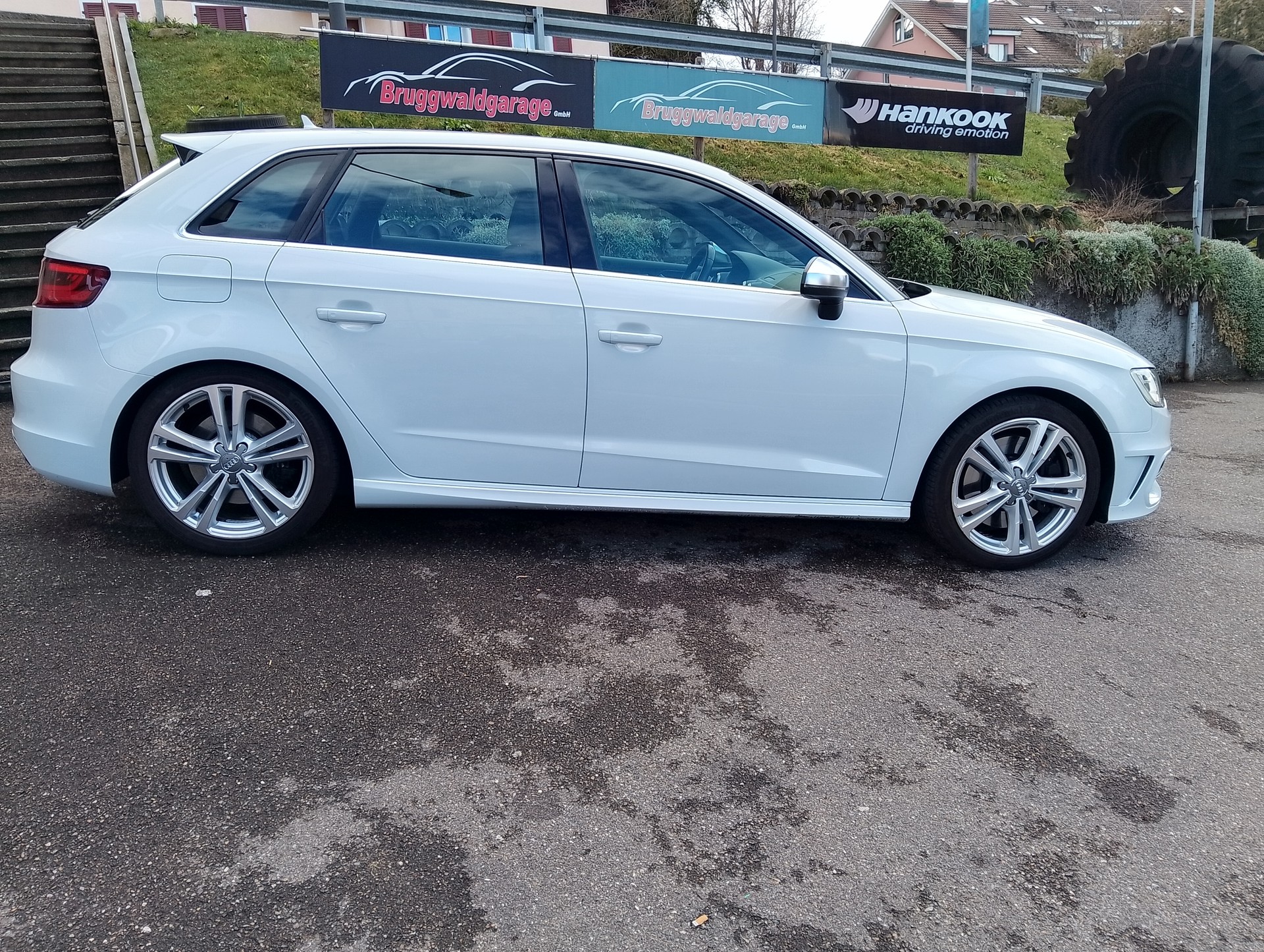 AUDI S3 Sportback 2.0 TFSI quattro S-tronic-image-5