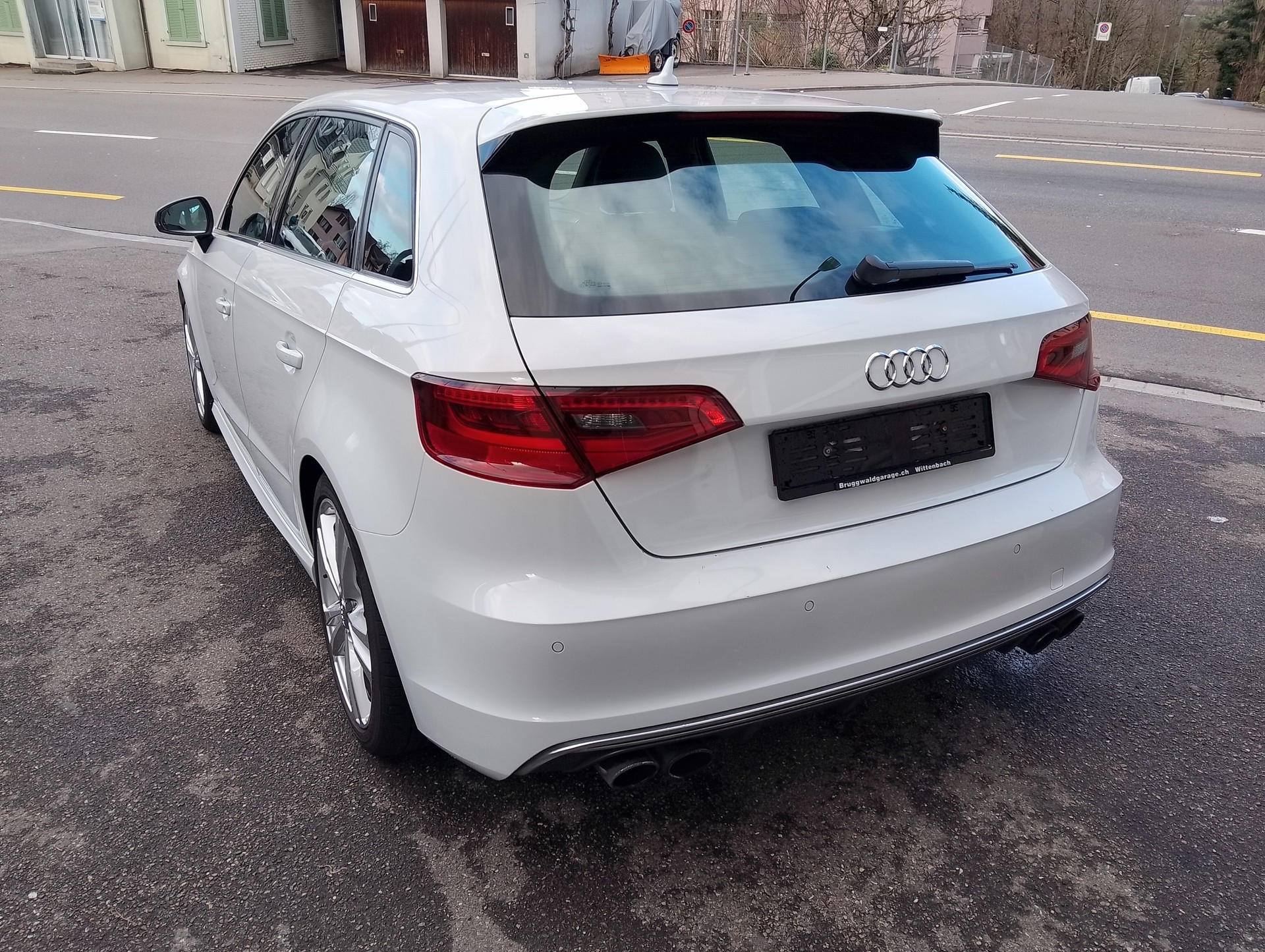 AUDI S3 Sportback 2.0 TFSI quattro S-tronic-image-9