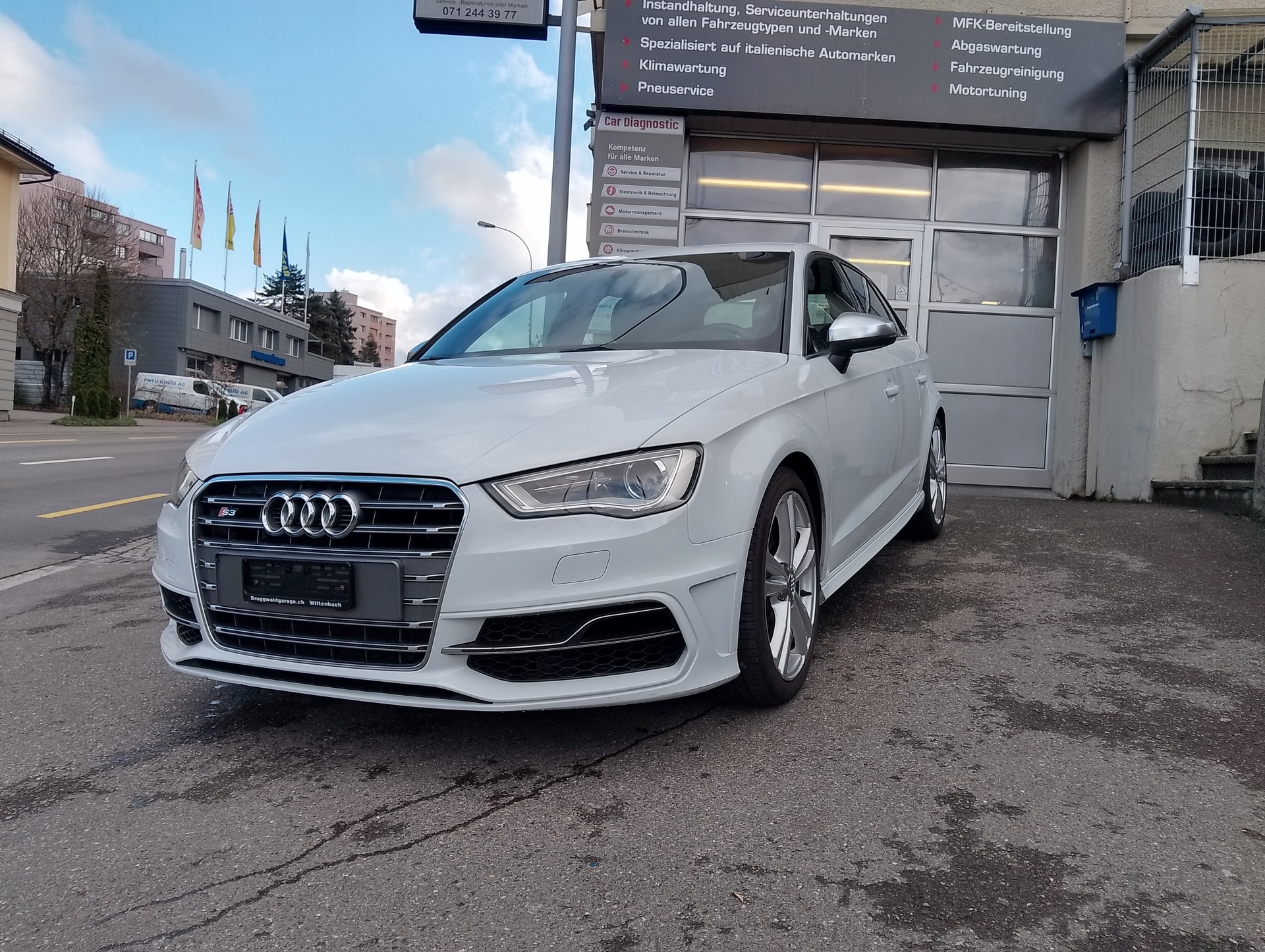 AUDI S3 Sportback 2.0 TFSI quattro S-tronic-image-2
