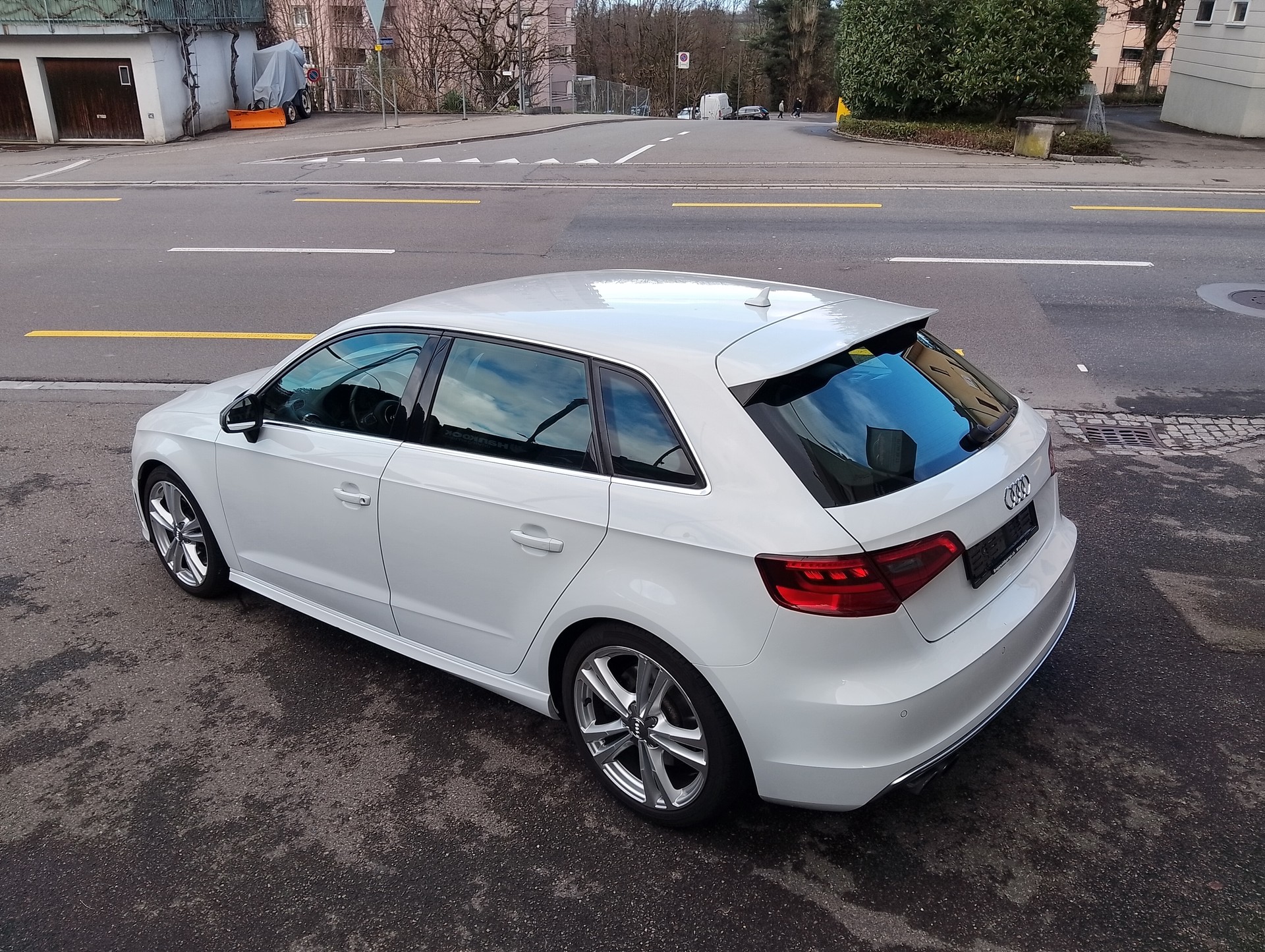 AUDI S3 Sportback 2.0 TFSI quattro S-tronic-image-11