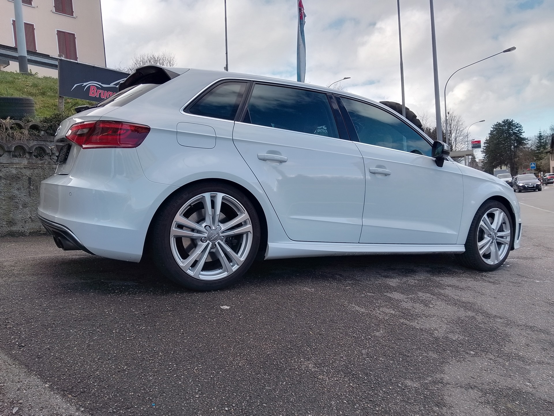 AUDI S3 Sportback 2.0 TFSI quattro S-tronic-image-7