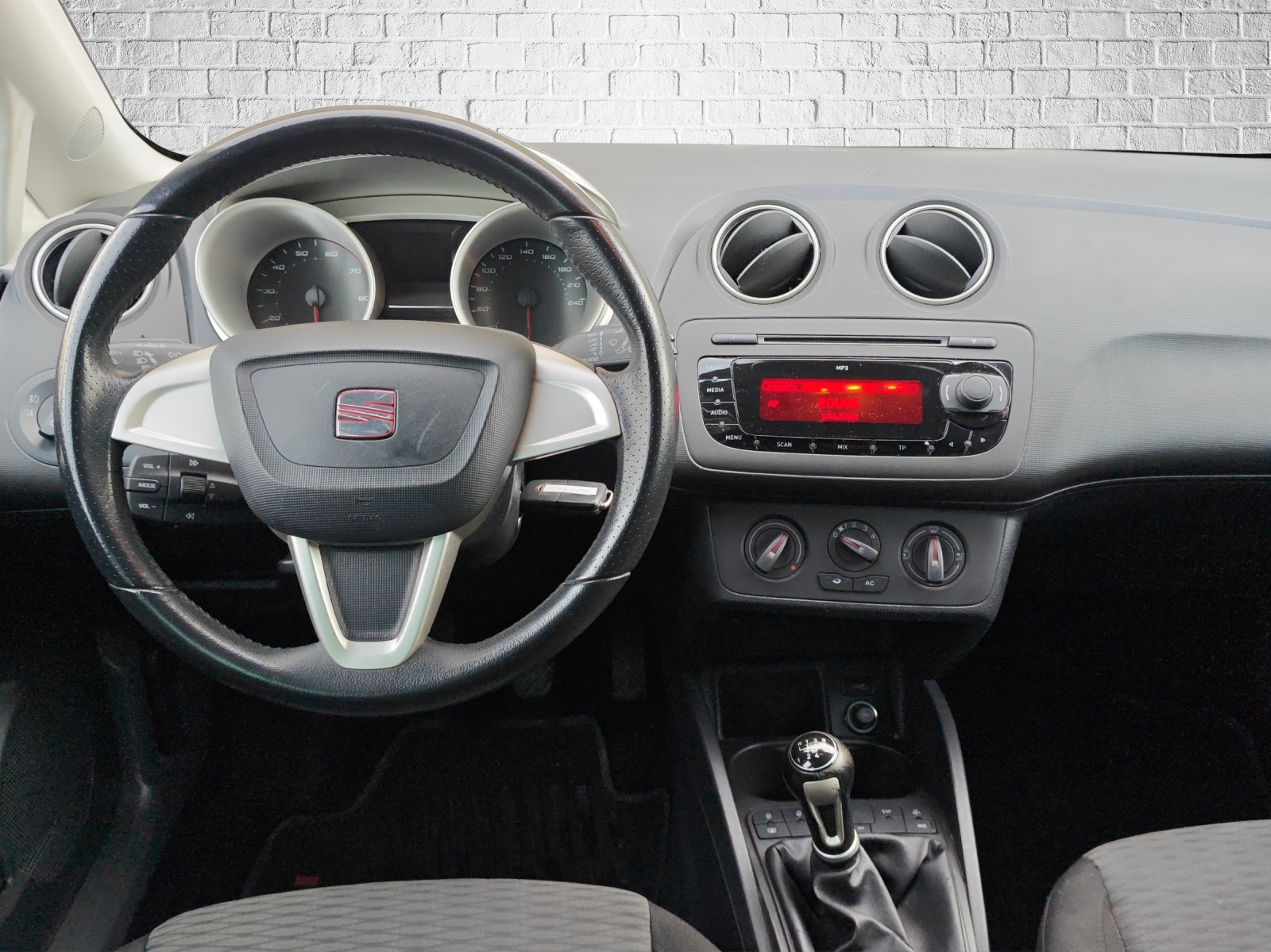 SEAT Ibiza ST 1.2 TSI Sport Eco Tech-image-12