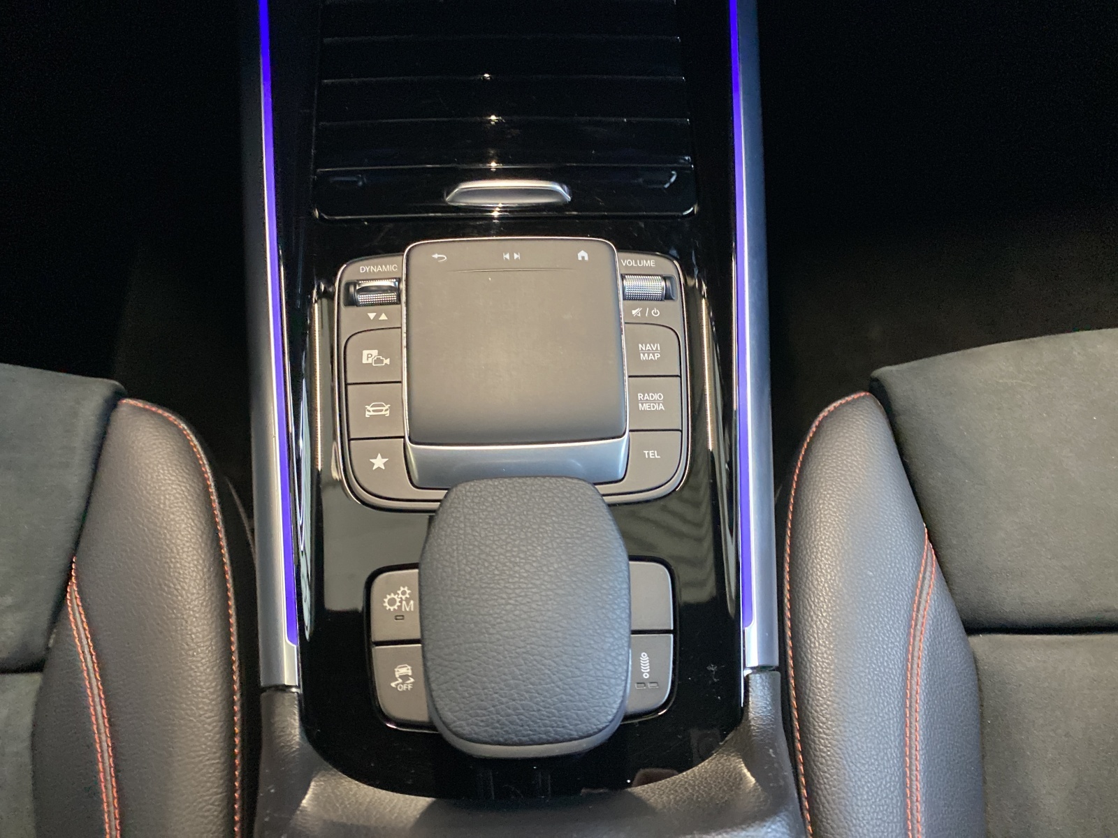 MERCEDES-BENZ GLA 35 AMG 4MATIC-image-9