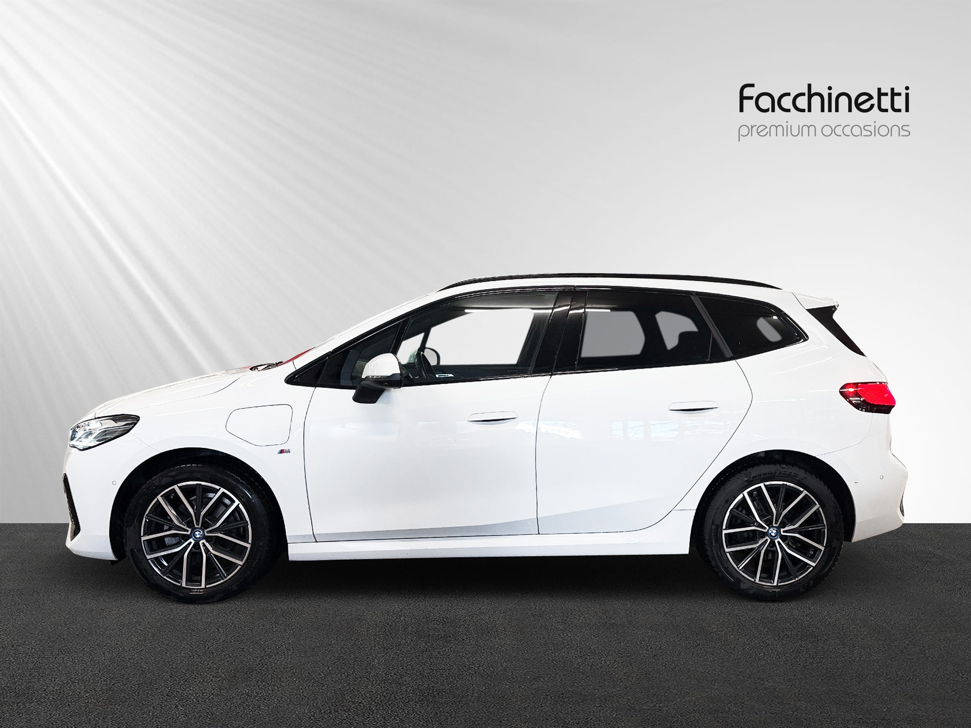 BMW 225e xDrive Active Tourer M Sport-showroom-element-1