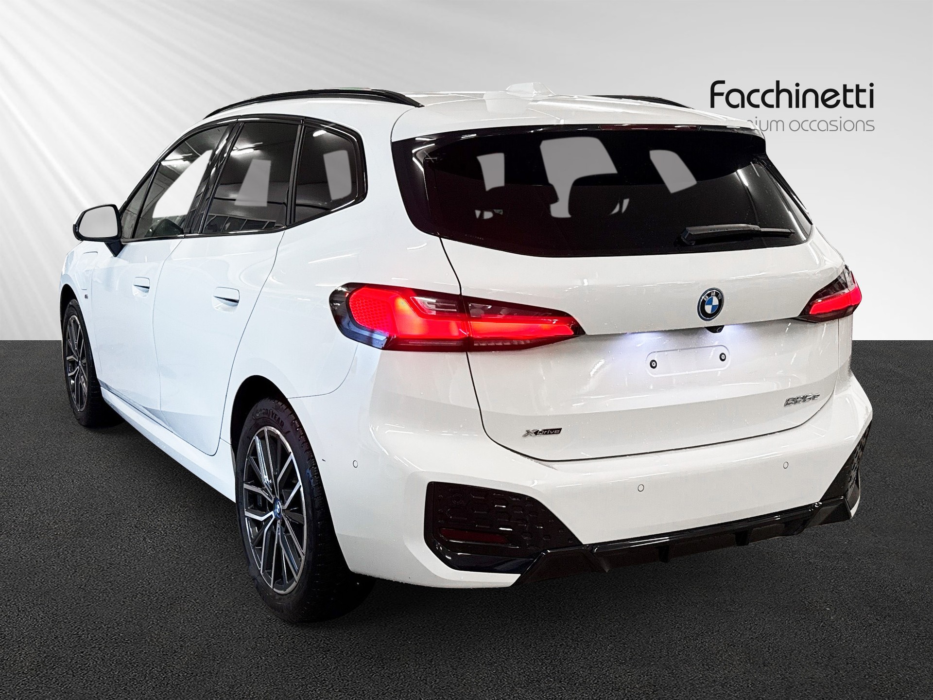 BMW 225e xDrive Active Tourer M Sport-showroom-element-2