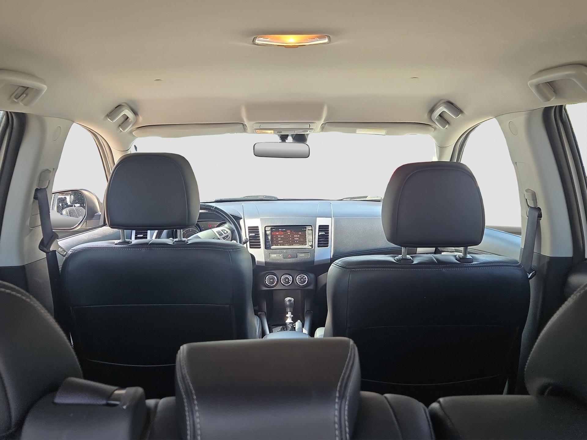 PEUGEOT 4007 2.2 HDi Platinum Edition DCS6-image-15
