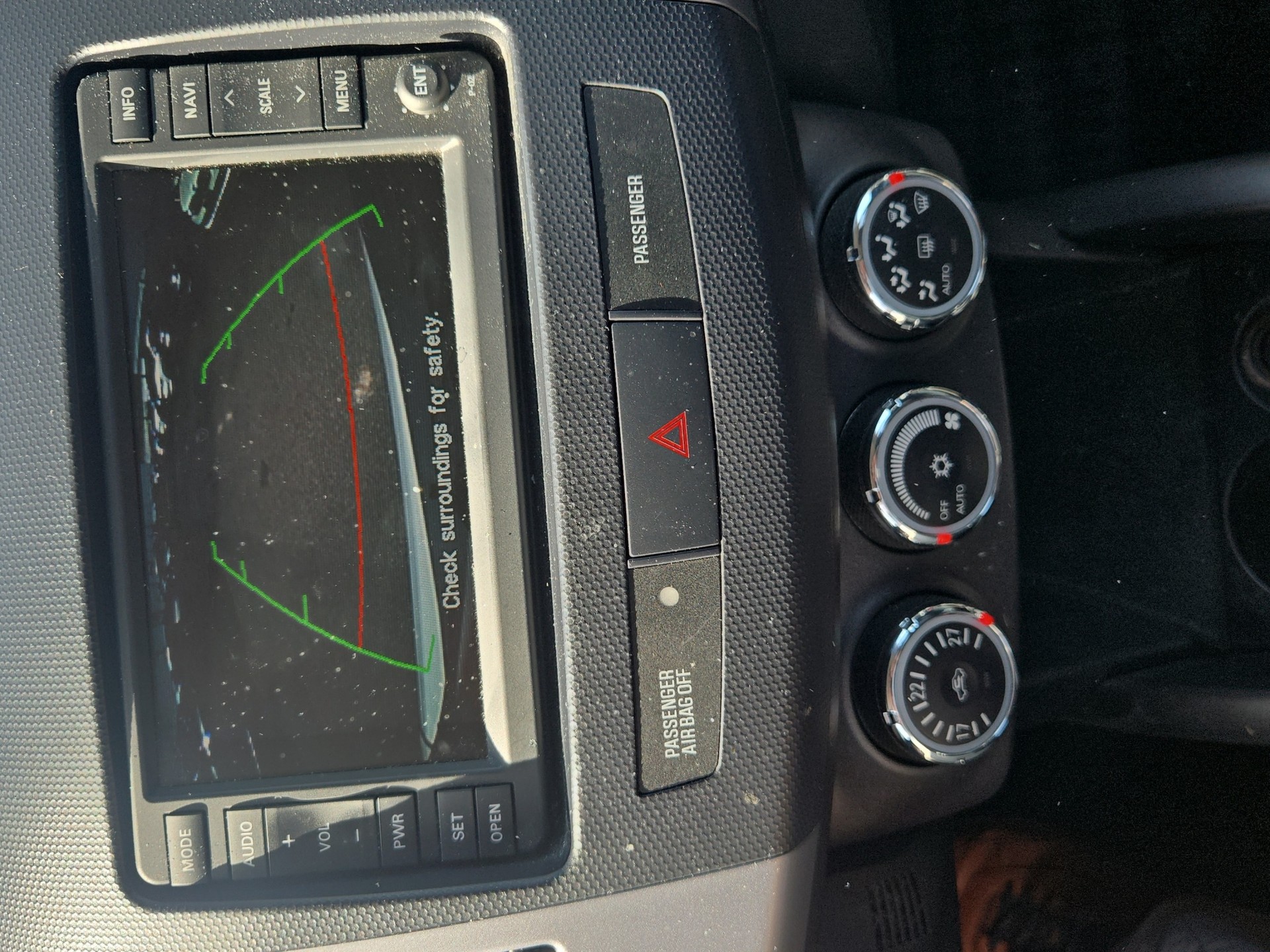 PEUGEOT 4007 2.2 HDi Platinum Edition DCS6-image-12