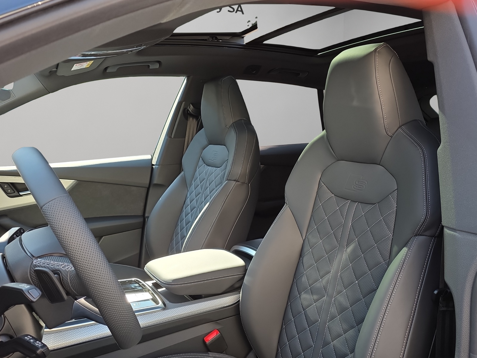 AUDI Q8 SUV TFSI e quattro 290 kW Attraction tiptronic-image-7