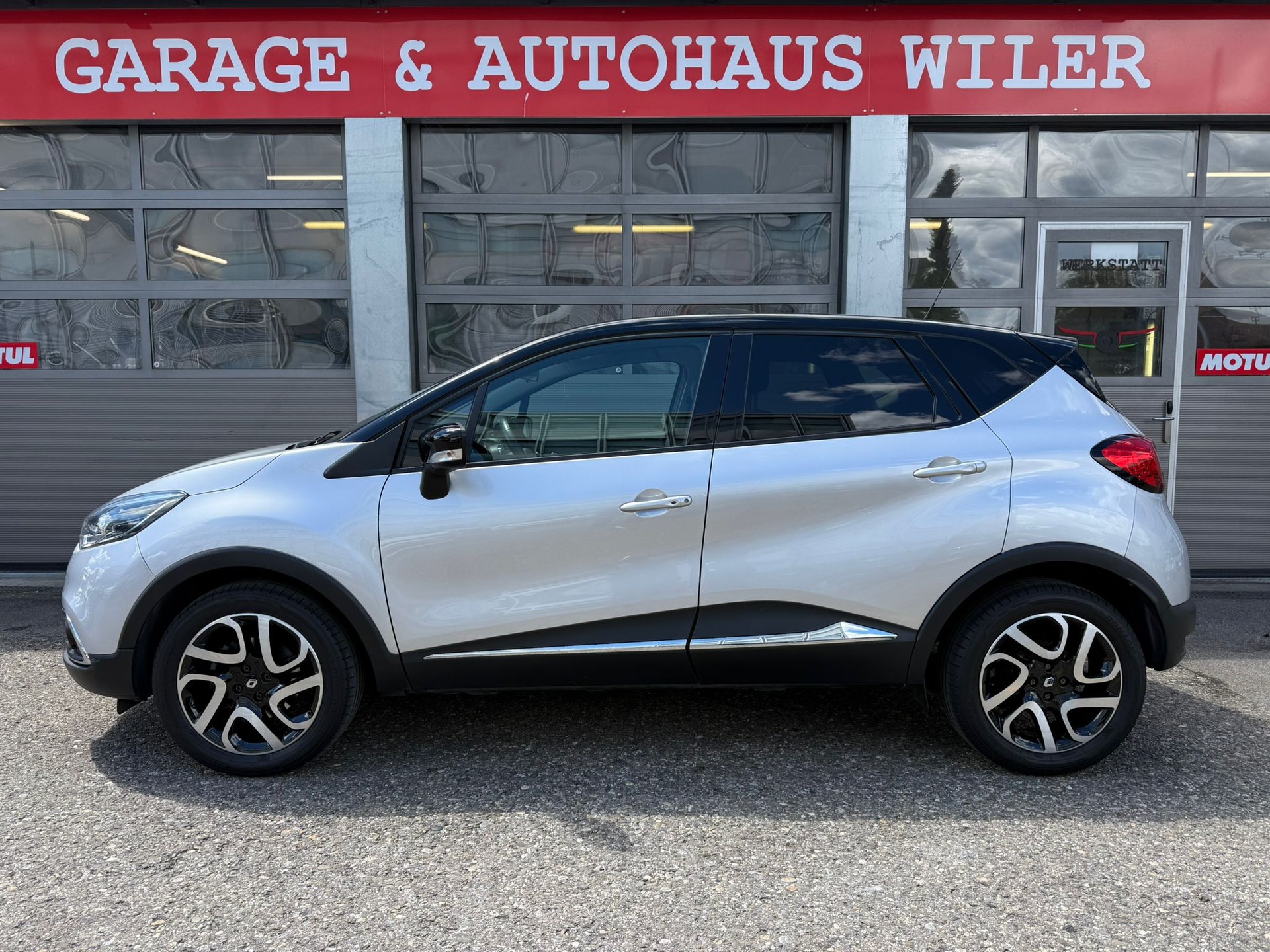 RENAULT Captur 1.2 T 16V Privilège EDC-image-7