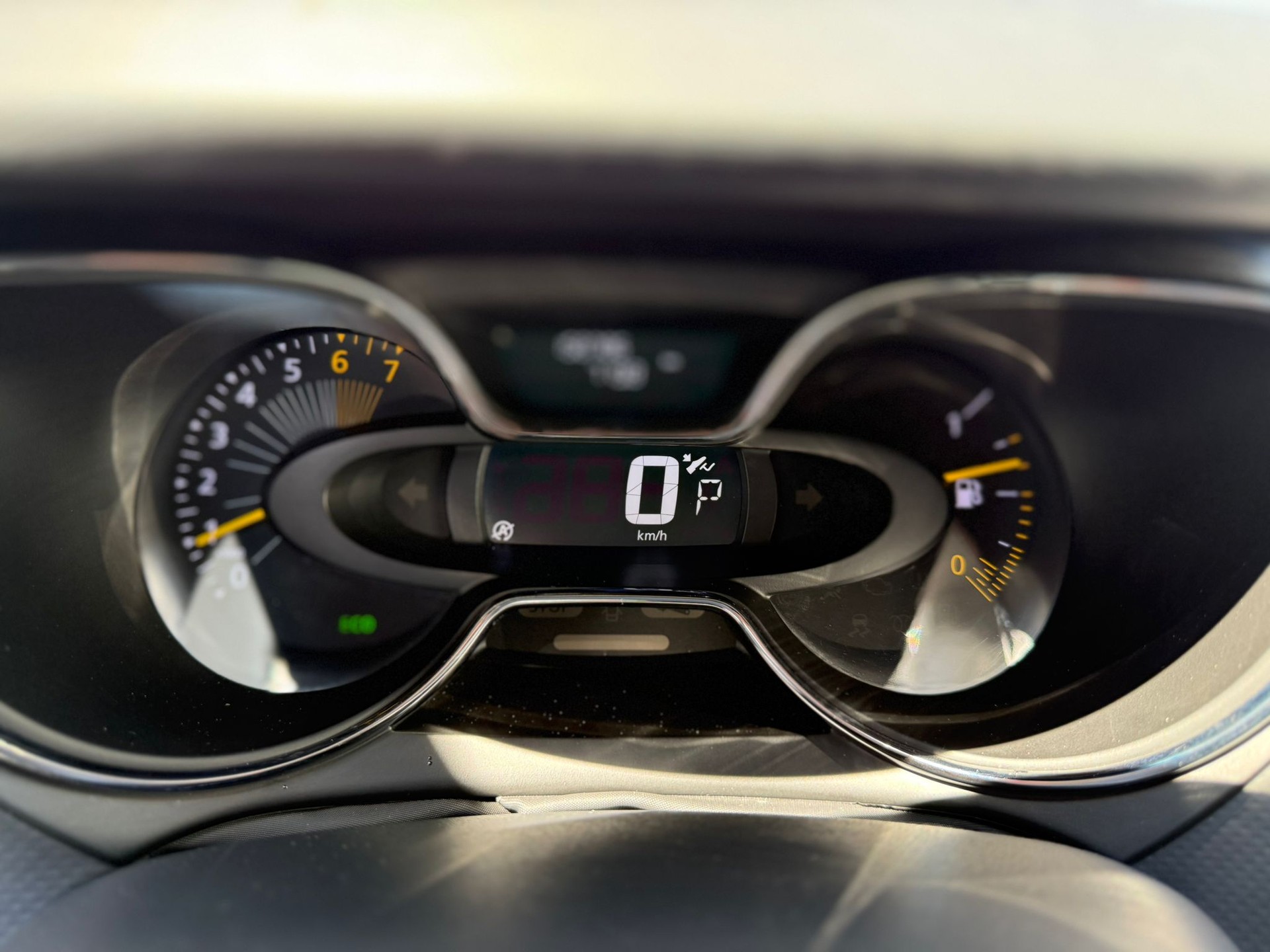 RENAULT Captur 1.2 T 16V Privilège EDC-image-15