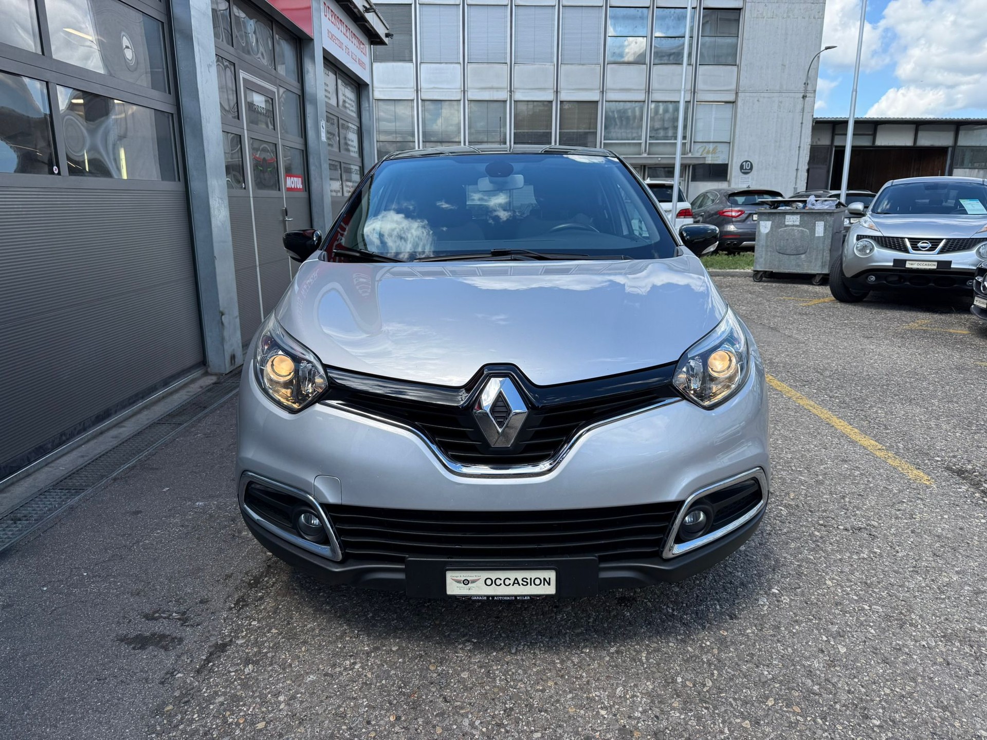 RENAULT Captur 1.2 T 16V Privilège EDC-image-1