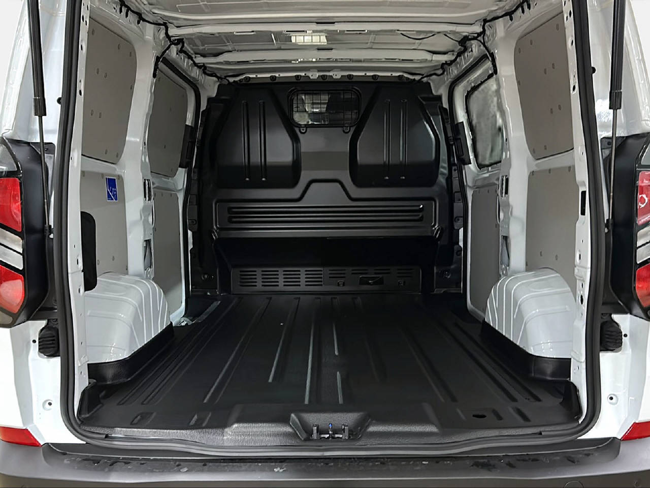 FORD Transit Custom Van 320 L1 2.0 EcoBlue 136 Basis-image-5